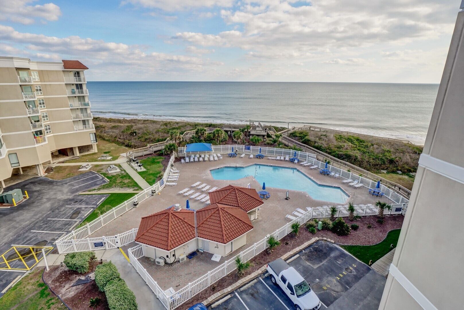 Top Floor Unit with amazing pool and ocean views