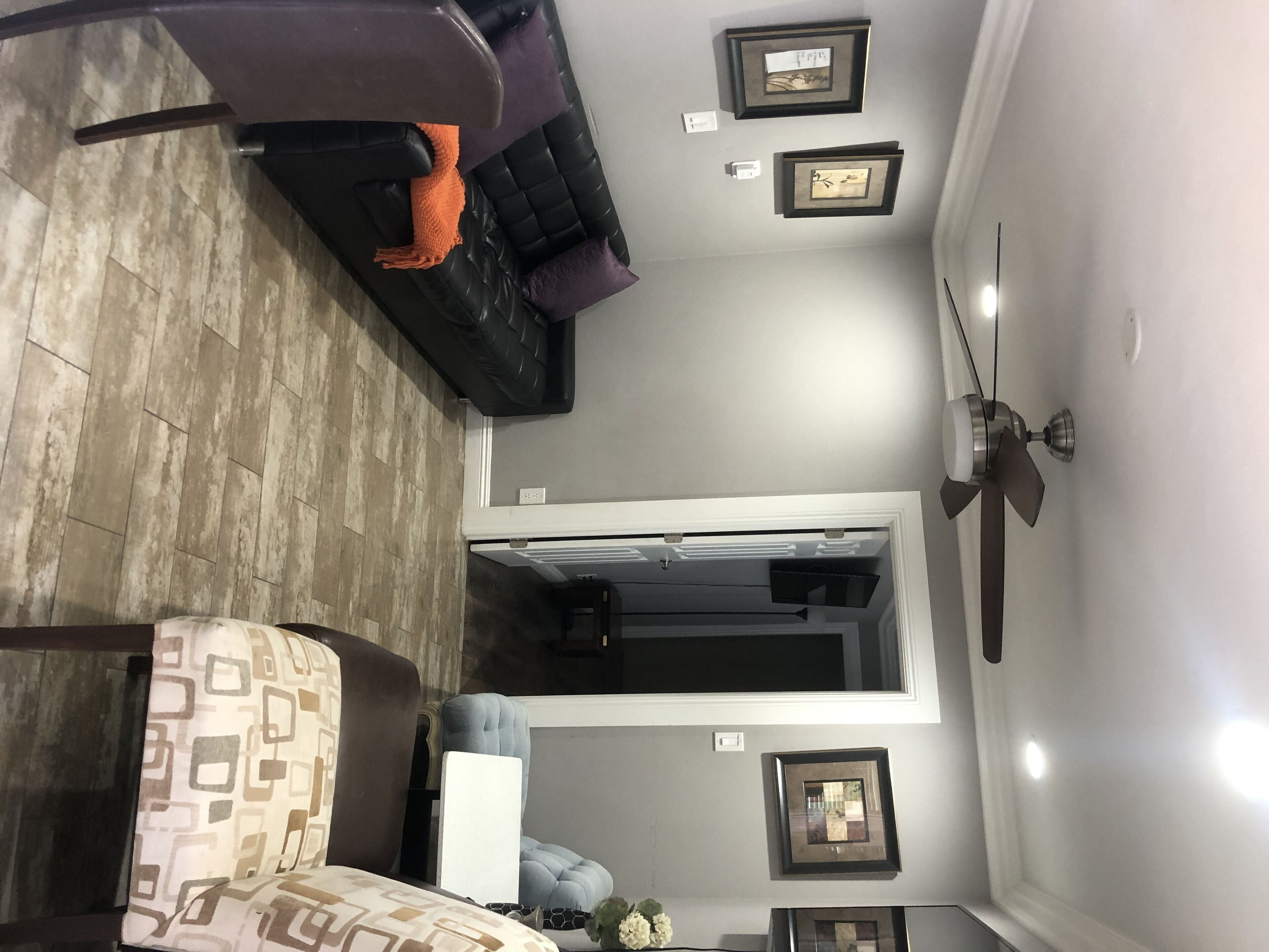 CLEAN COZY4 beds 2 bathroom guest house close to Hollywood and Disneyland