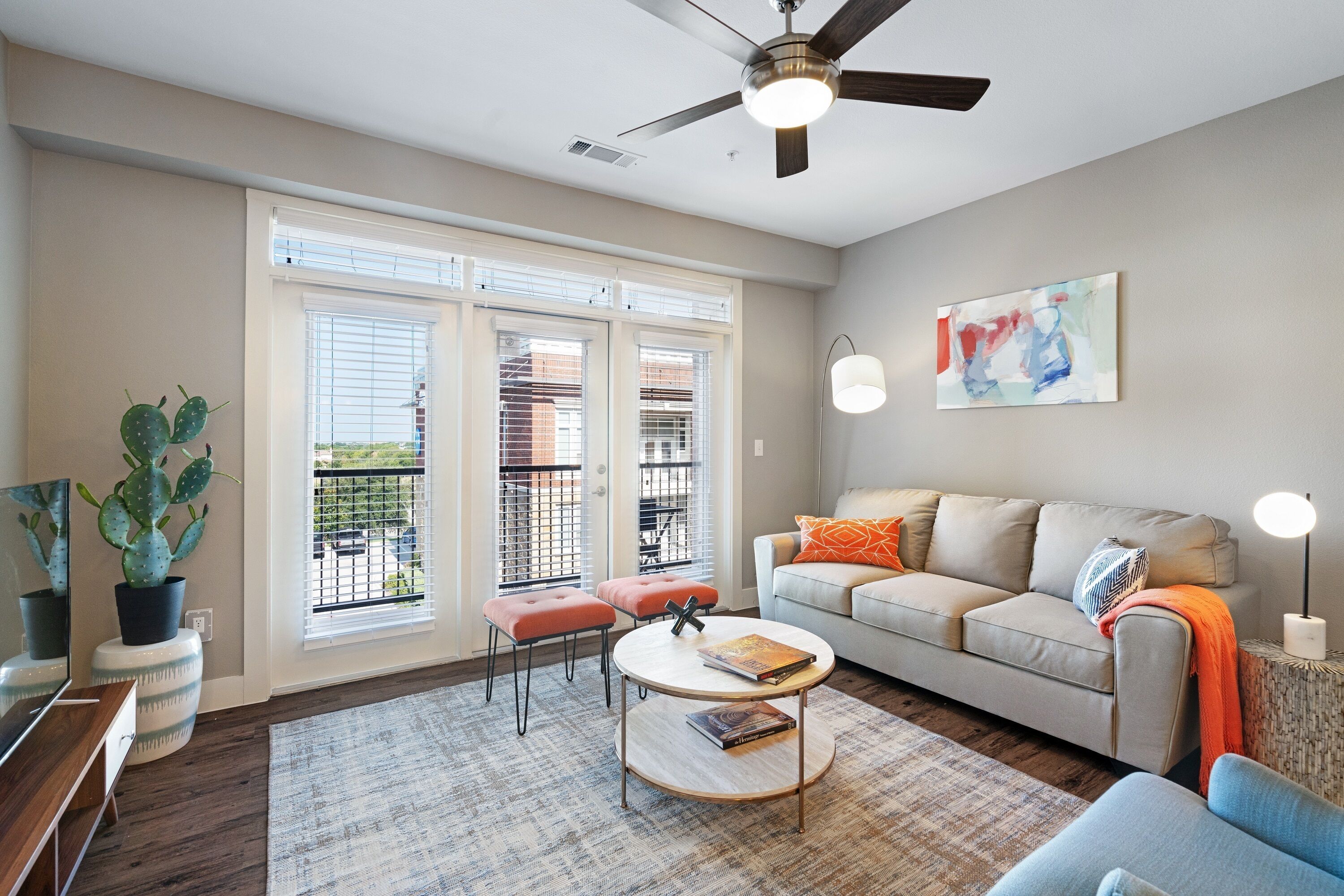 Kasa | Luxurious Amenities + Fast Wifi | Frisco