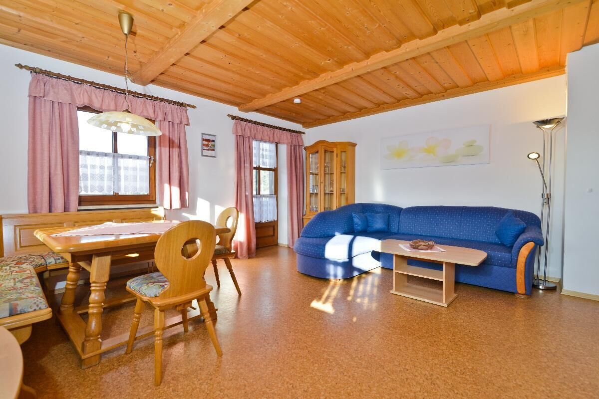 Apartment with balcony, two terraces and a large lawn