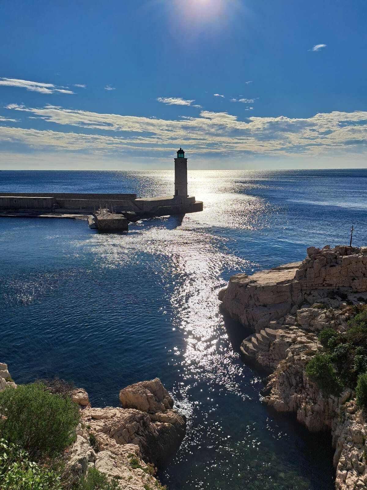 L 'AIGUADE, an exceptional apartment on the rocks facing the lighthouse and the sea