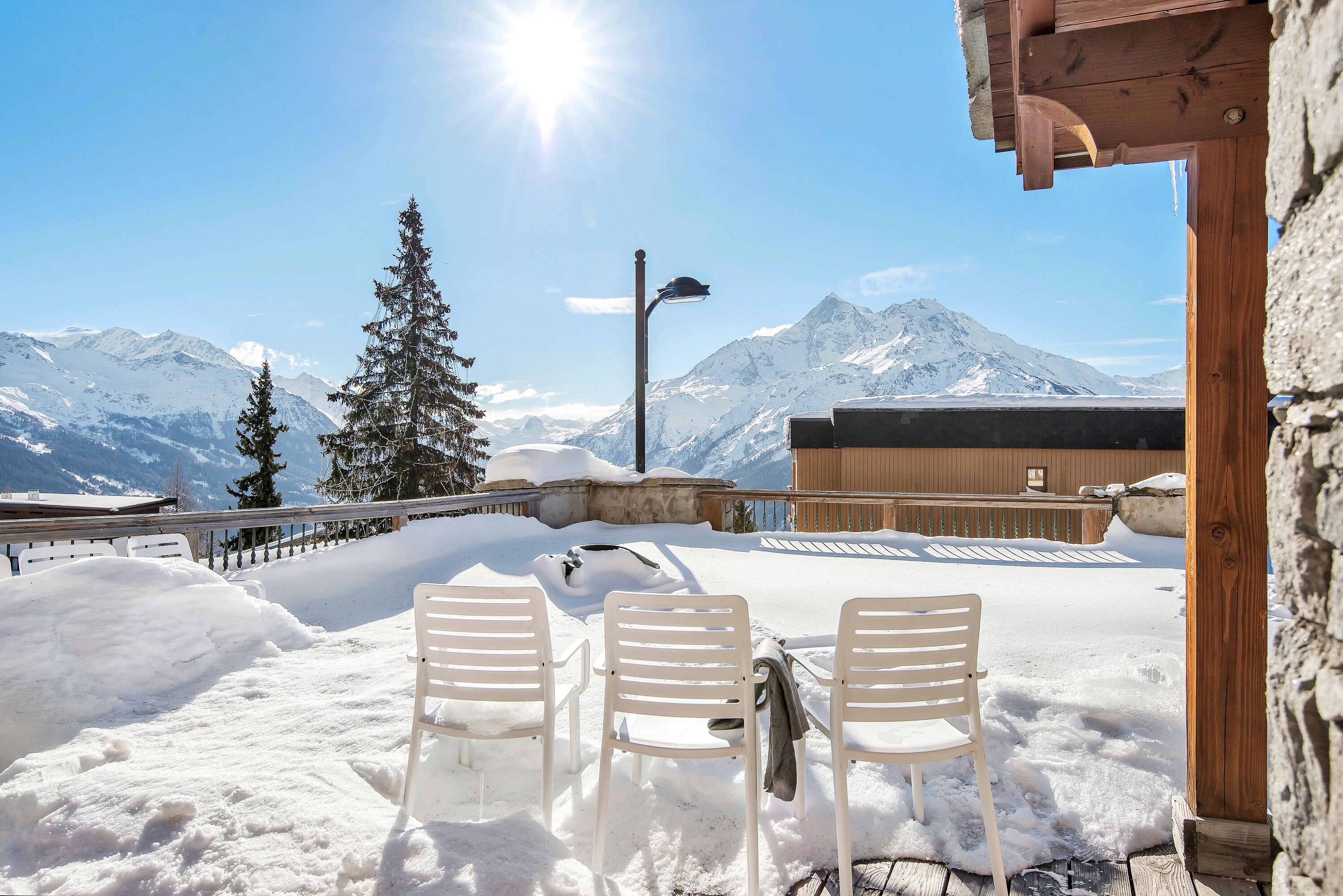 Chalet Oliver by Skinetworks