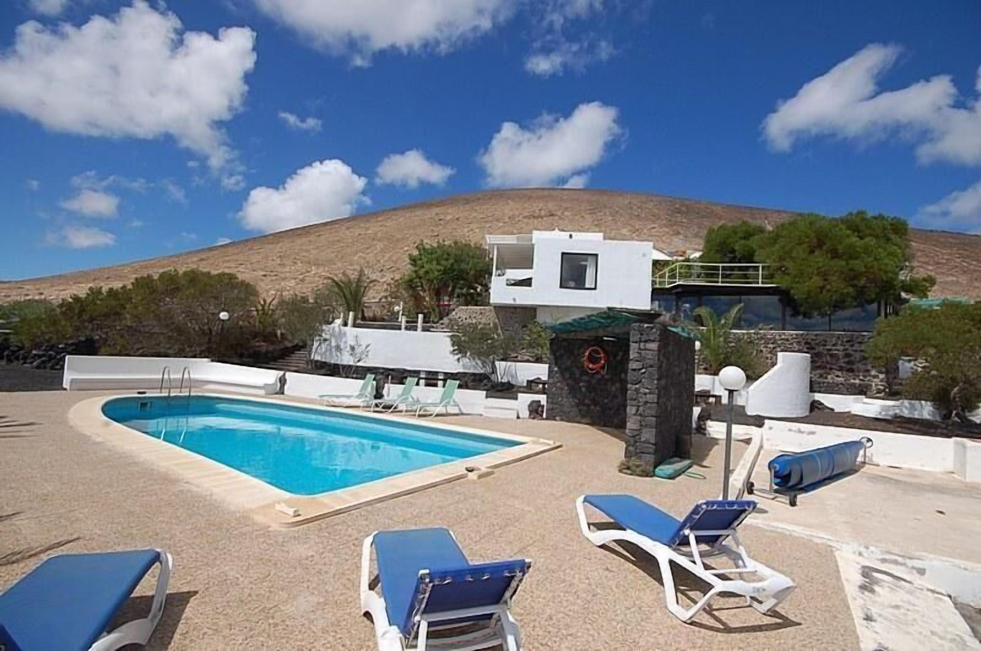 Holiday apartment Uga for 1 - 2 persons with 1 bedroom - Holiday apartment in one or multi-family ho