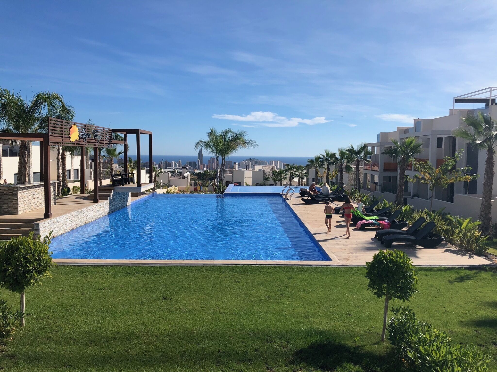 Modern 2 Bedroom, 2 Bathroom Holiday Home near Benidorm
