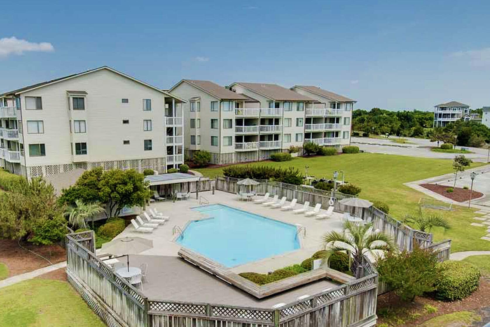 New! Updated Villa in Emerald Isle, near the Point