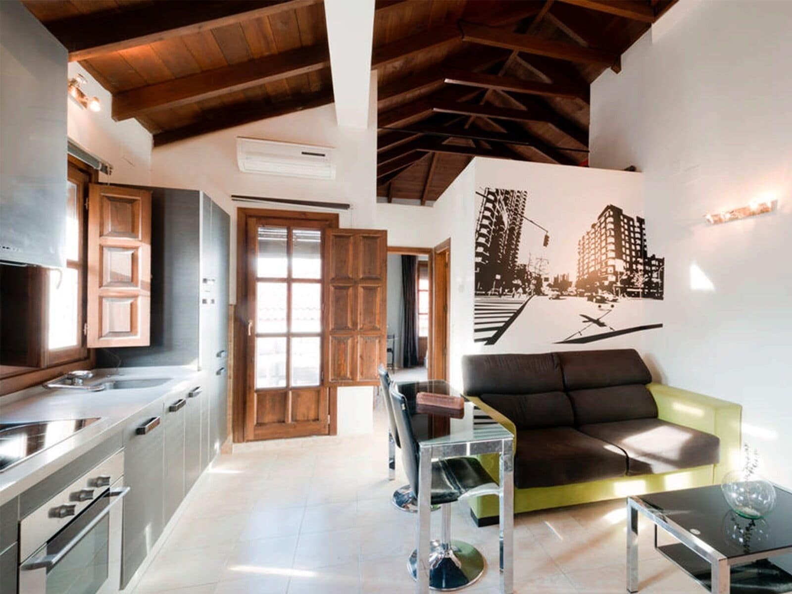 Spectacular loft terrace in the center with all wifi services 