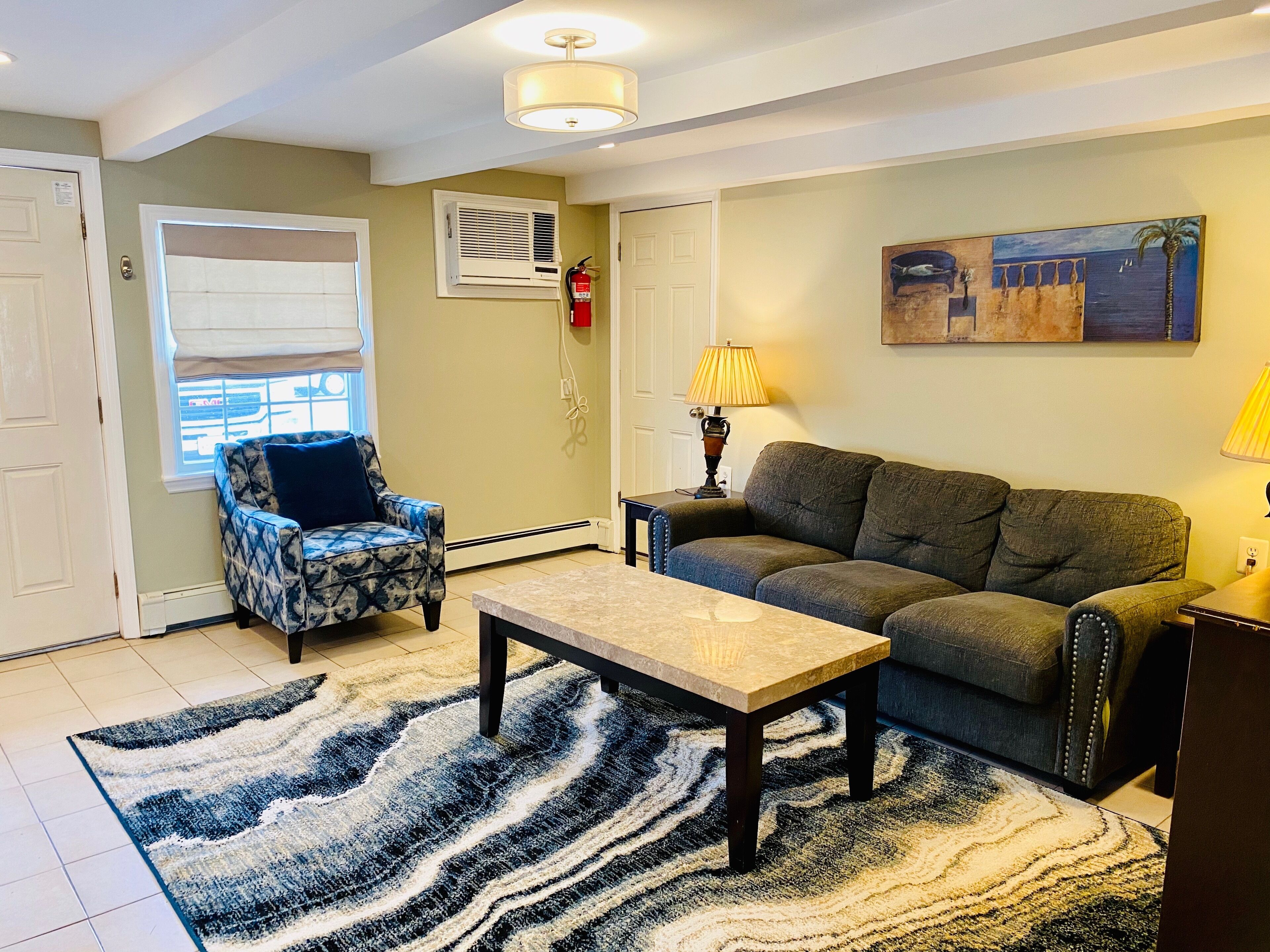 1 BR Beach Suite 1- 2 on-site Pools<br - Living , Kitchen, Sleeps 4 1st floor
