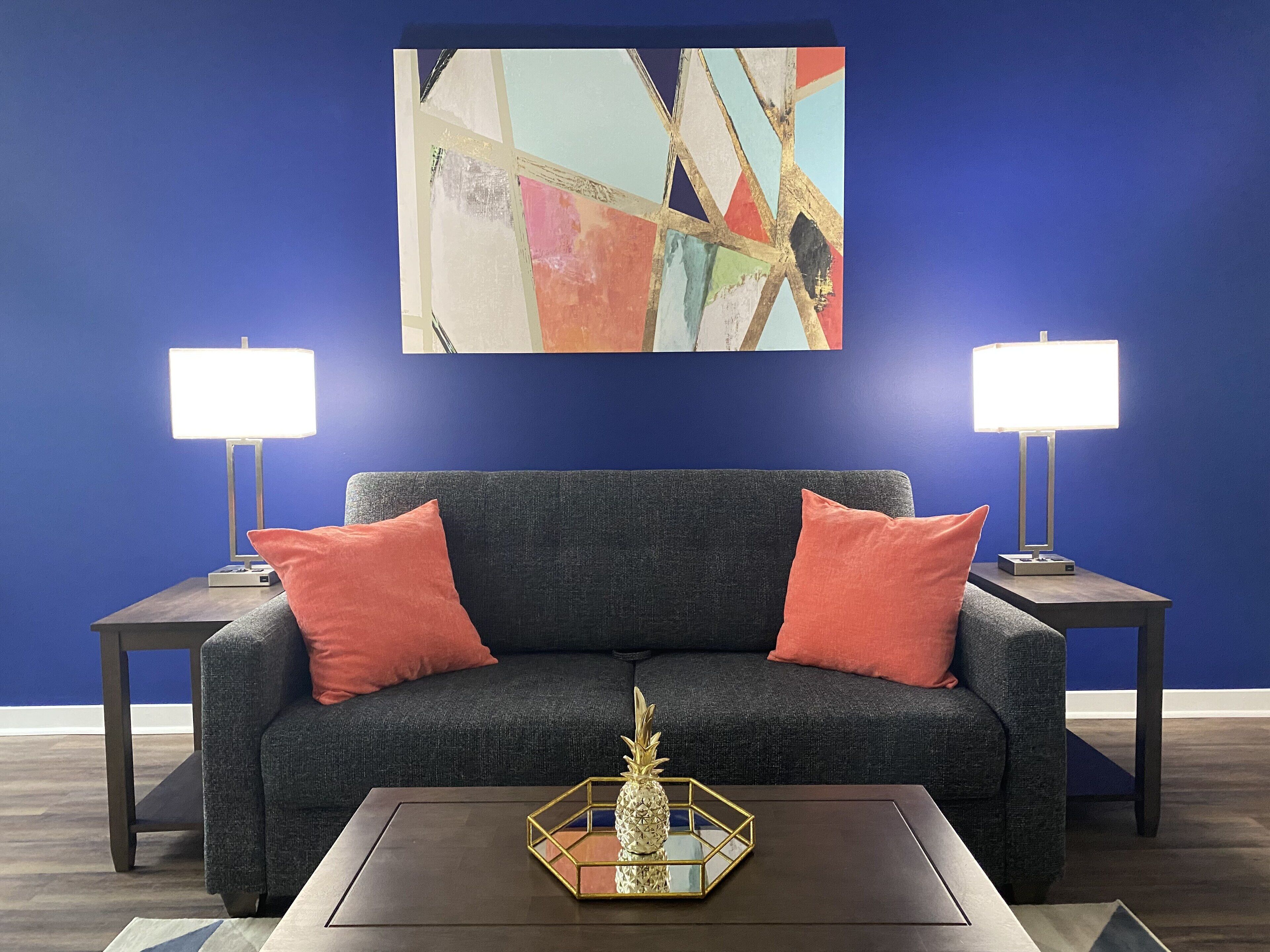 The Lodge, Pets Ok, Wifi, Near Hospital, Monument Circle, King Beds,2BR/2BA