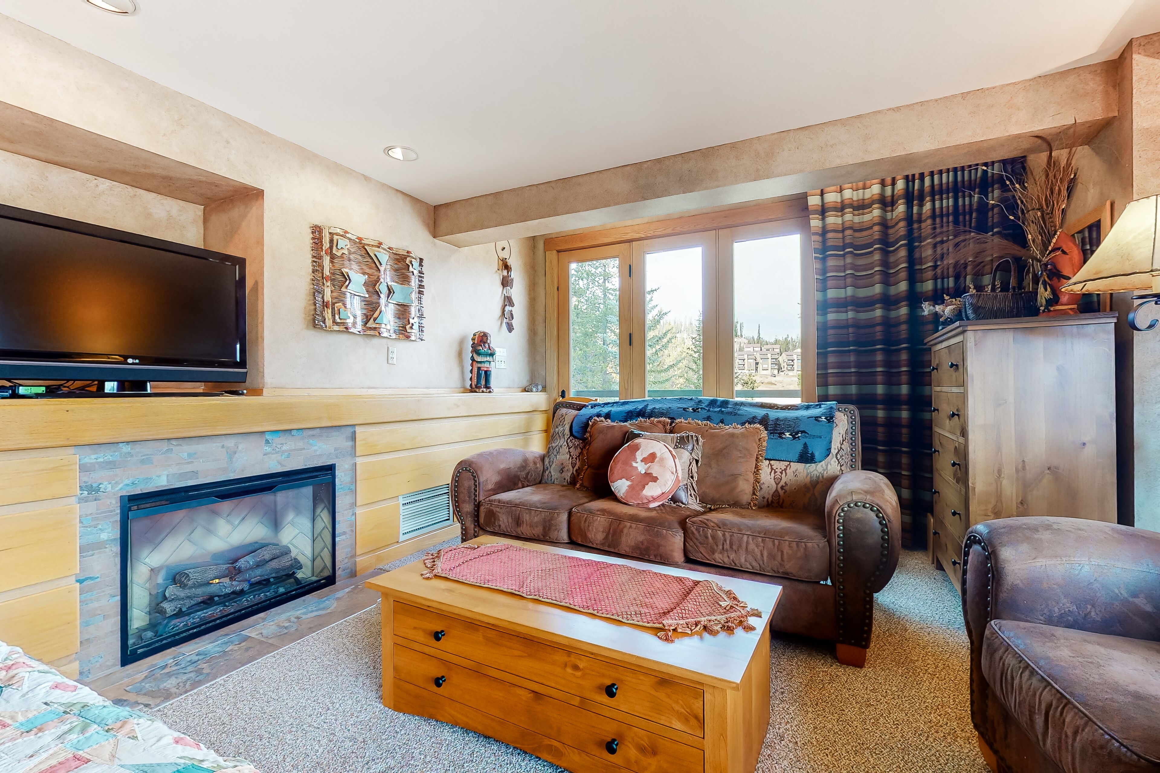 Cozy & charming ski-in/out mountain retreat with a pool, hot tub, & fitness room