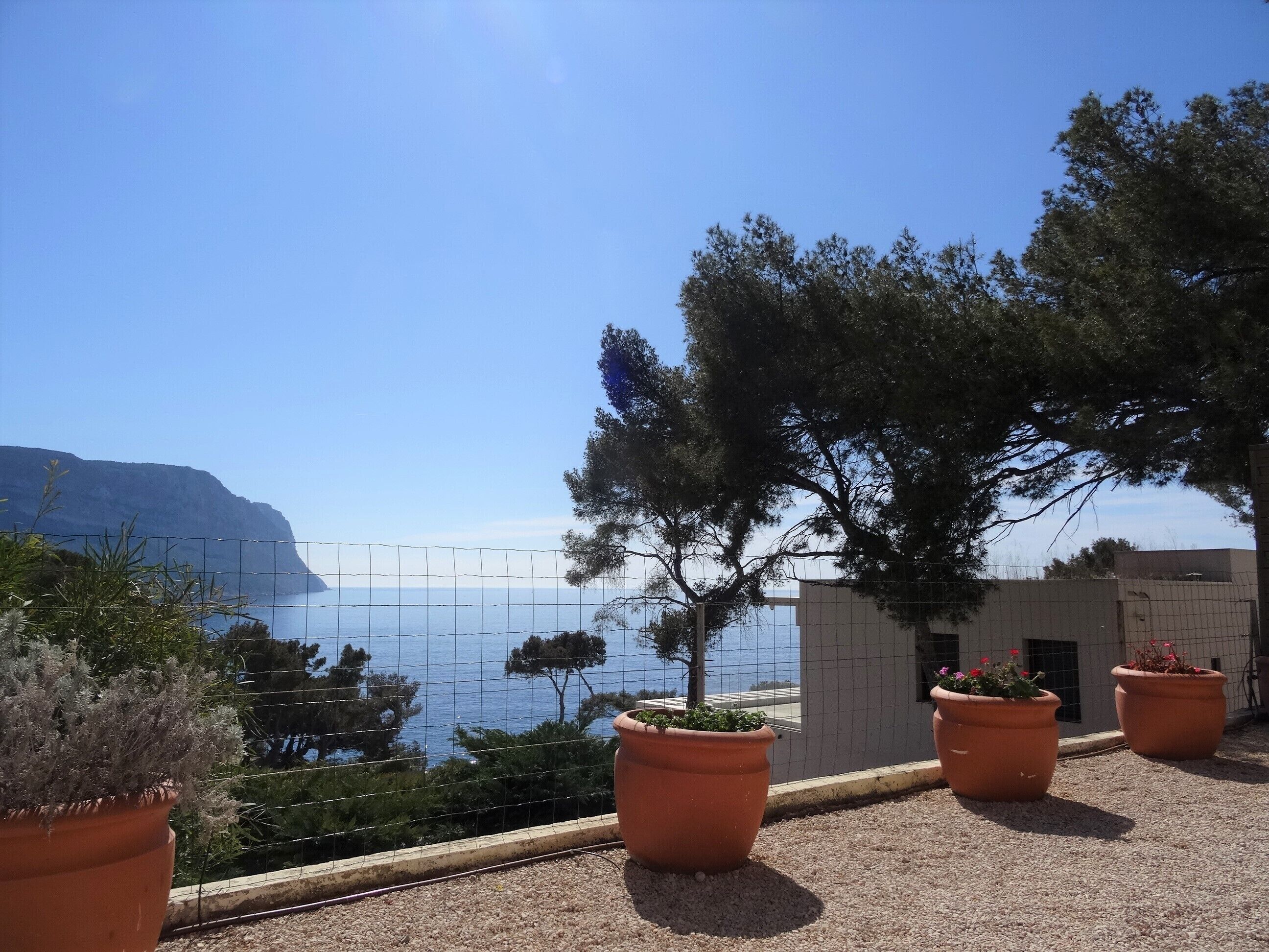 Cassis, Near creeks, 150 from the sea, garden, view