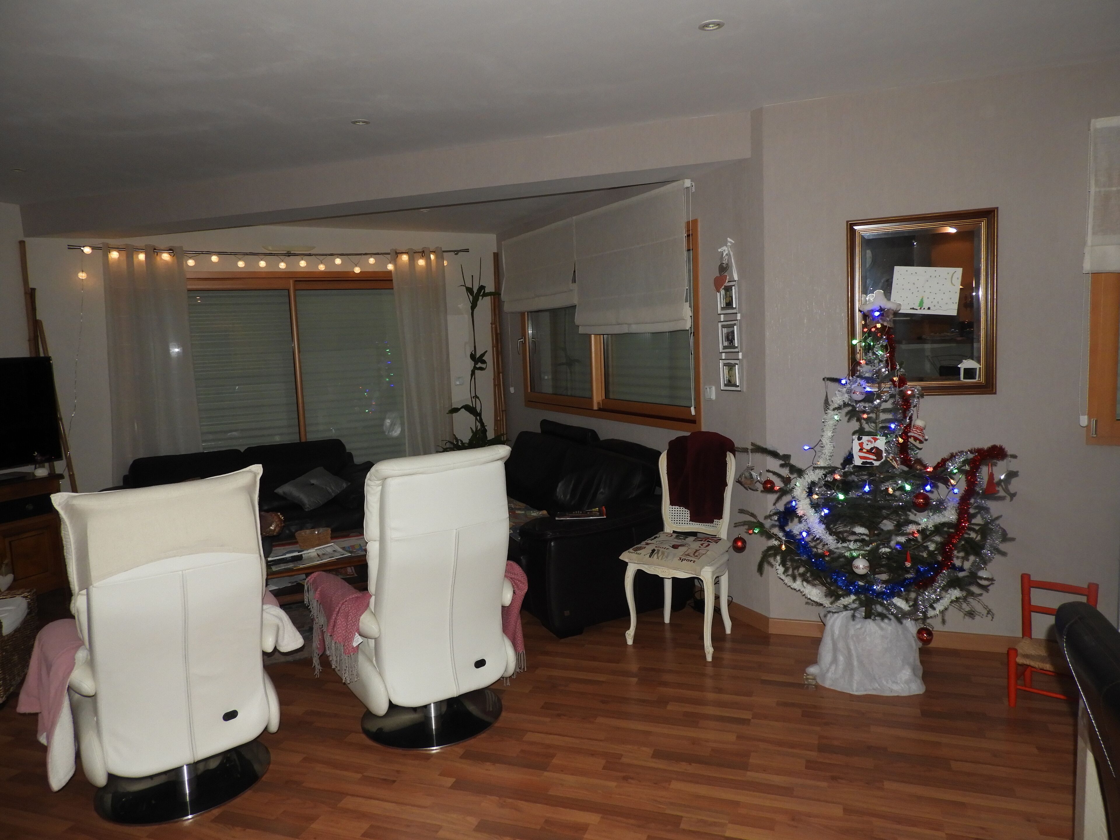 TWO BEDROOMS TWO STEPS FROM THE PARISH ENCLOS