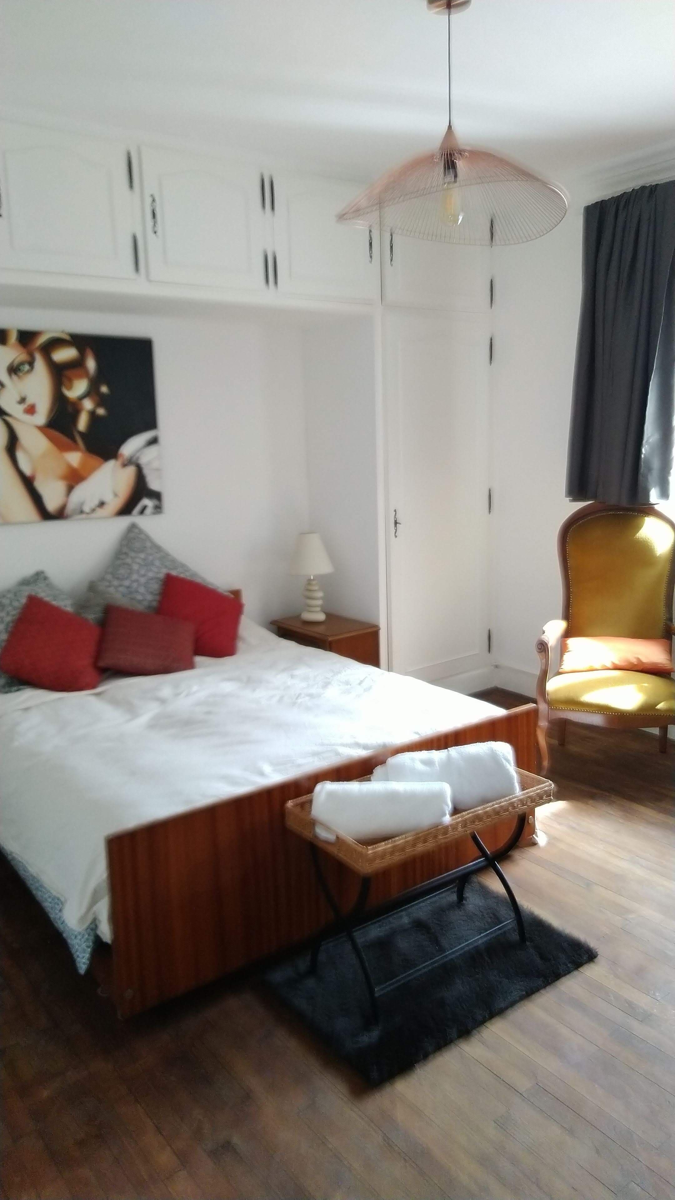 Marguerite Room - 50s decoration<br>, Continental breakfast included