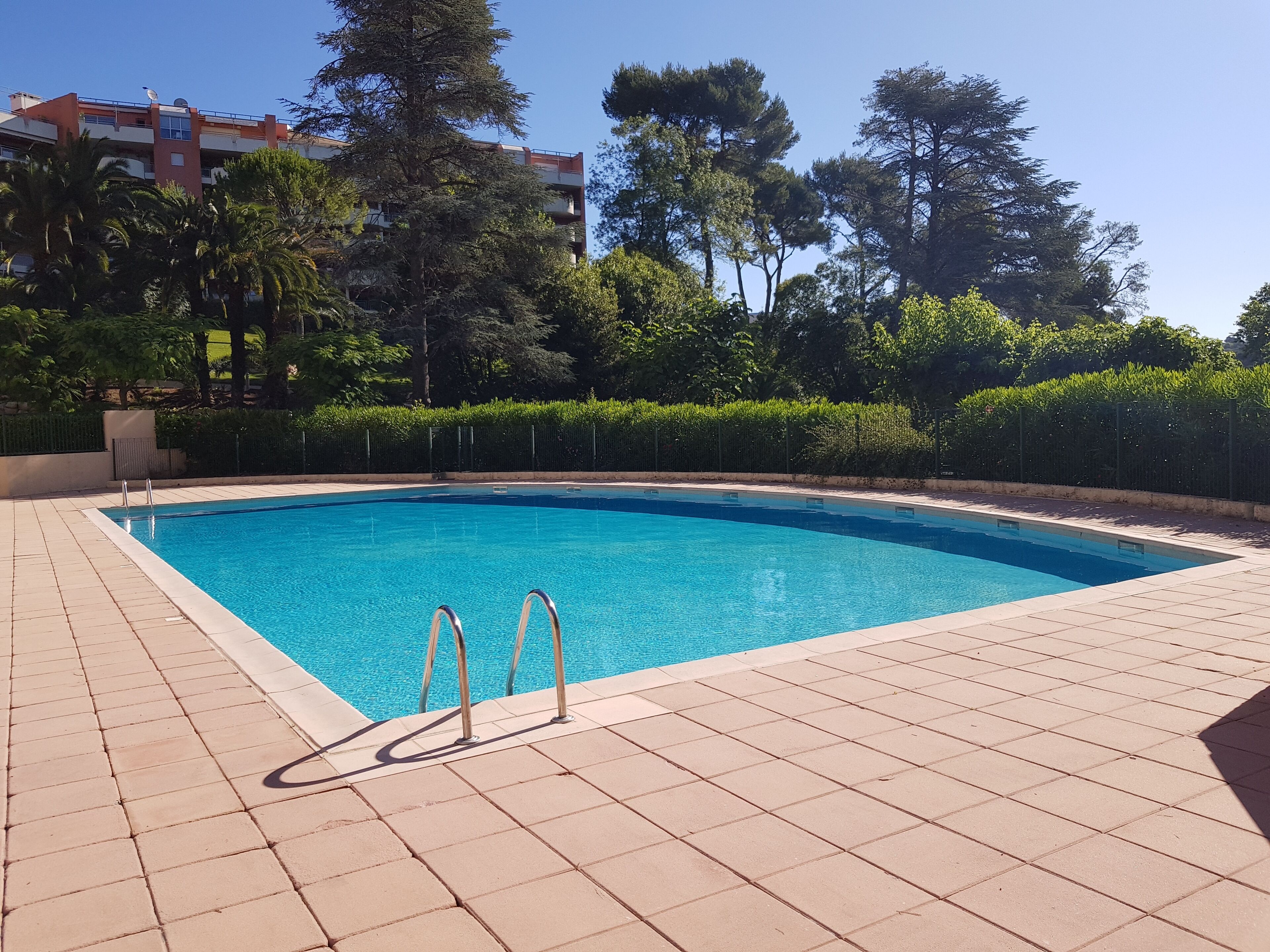 T2 CANNES LA BOCCA 50M2 + PRIVATE PARKING, SWIMMING POOL, TENNIS GOLF