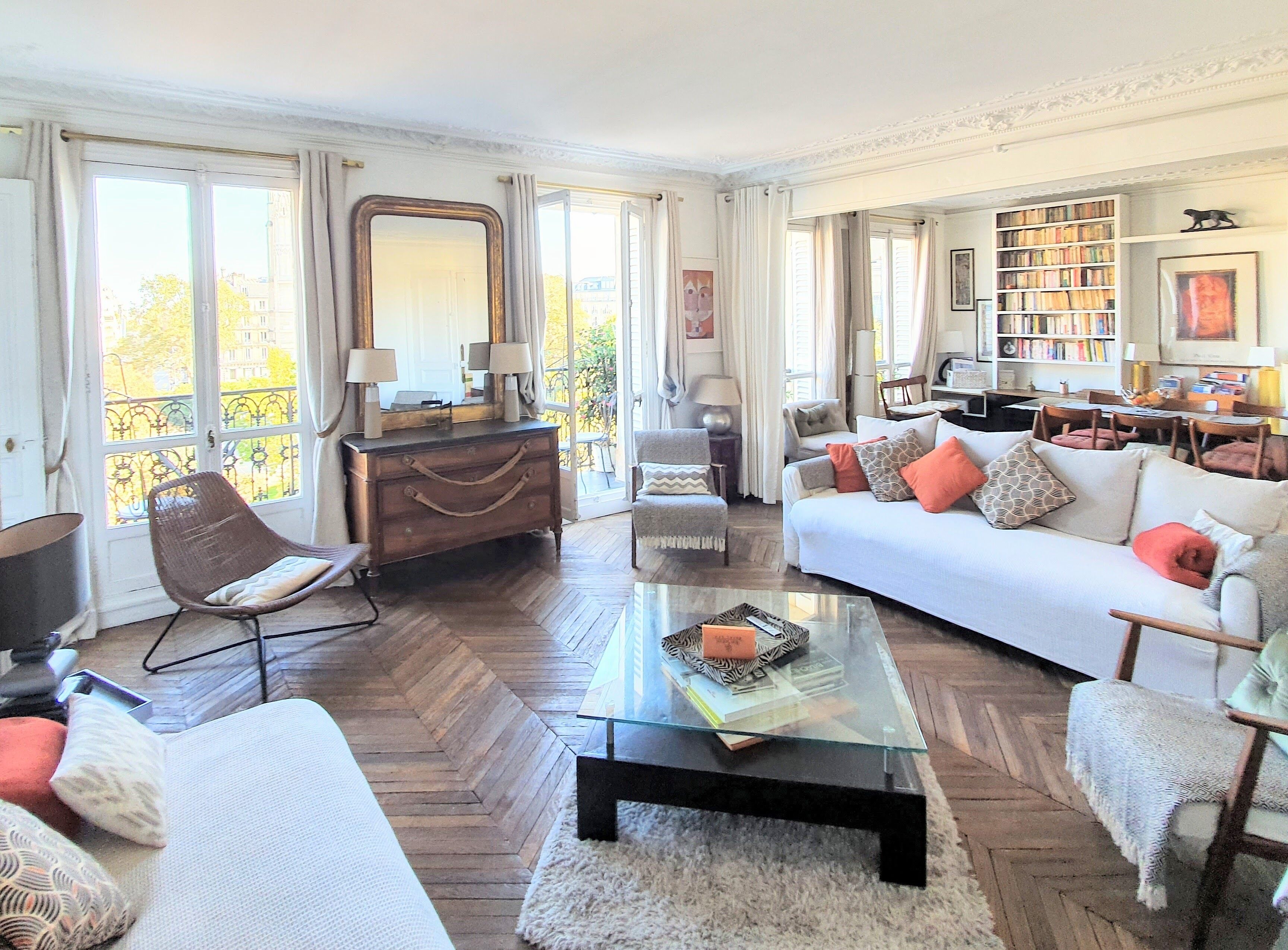Paris Chatelet, Modular Hausmannian Large Apartment.Big modular Flat