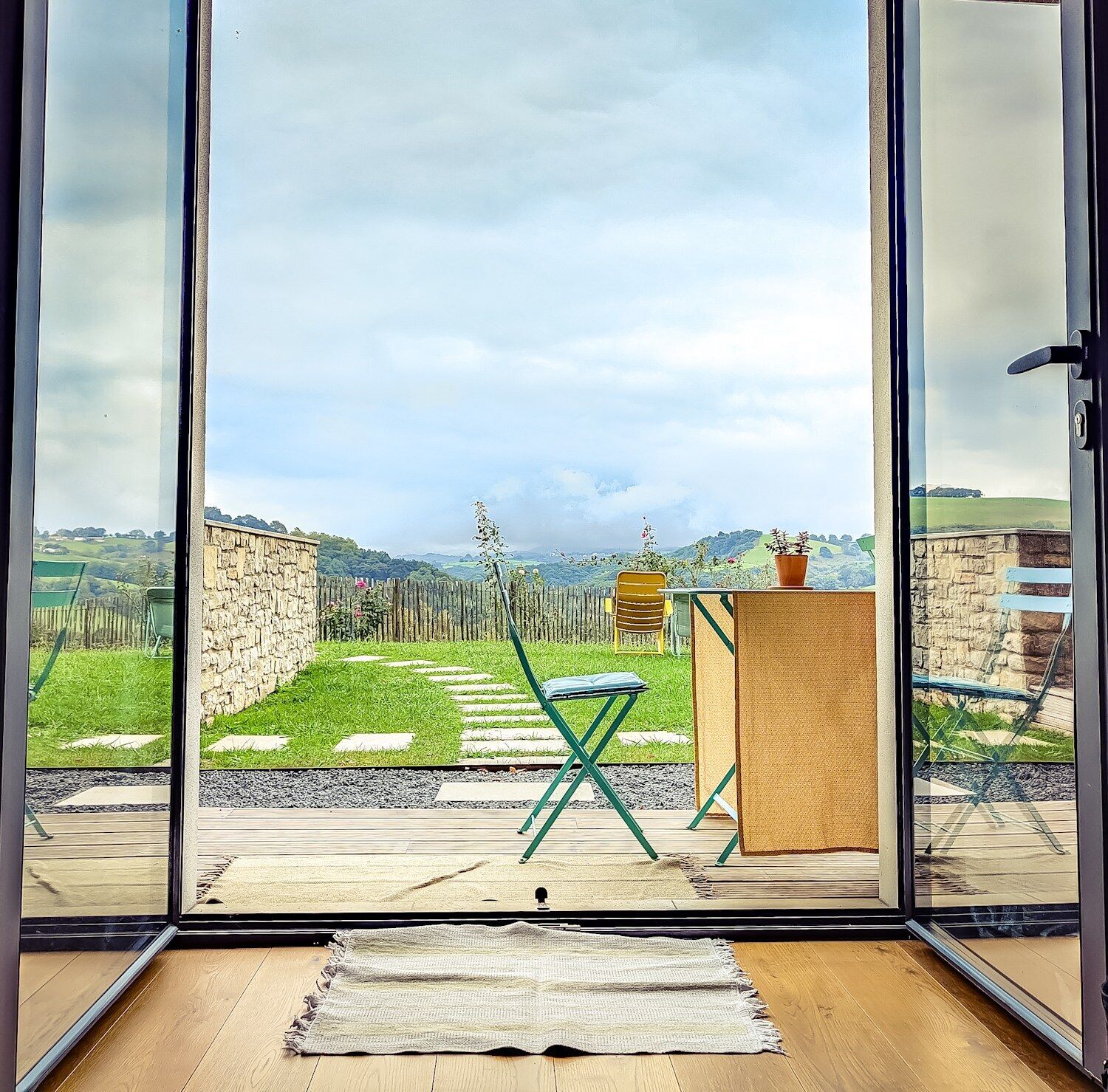 Spacious URSUYA studio, with mountain view, spa & pool access 