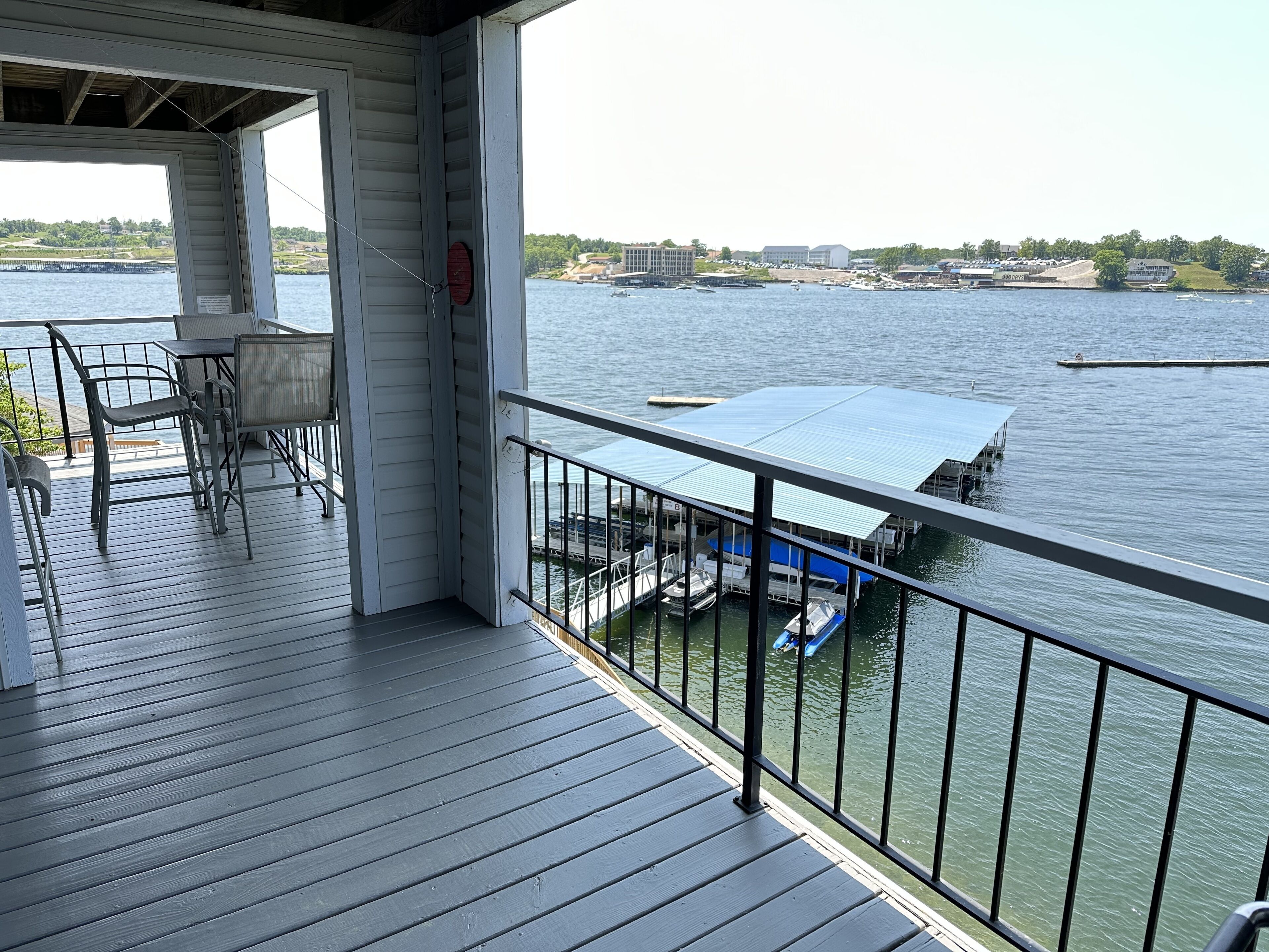 Sunset Oasis: A condo at heart of the Lake with a stunning lake view!  All 5⭐️s!