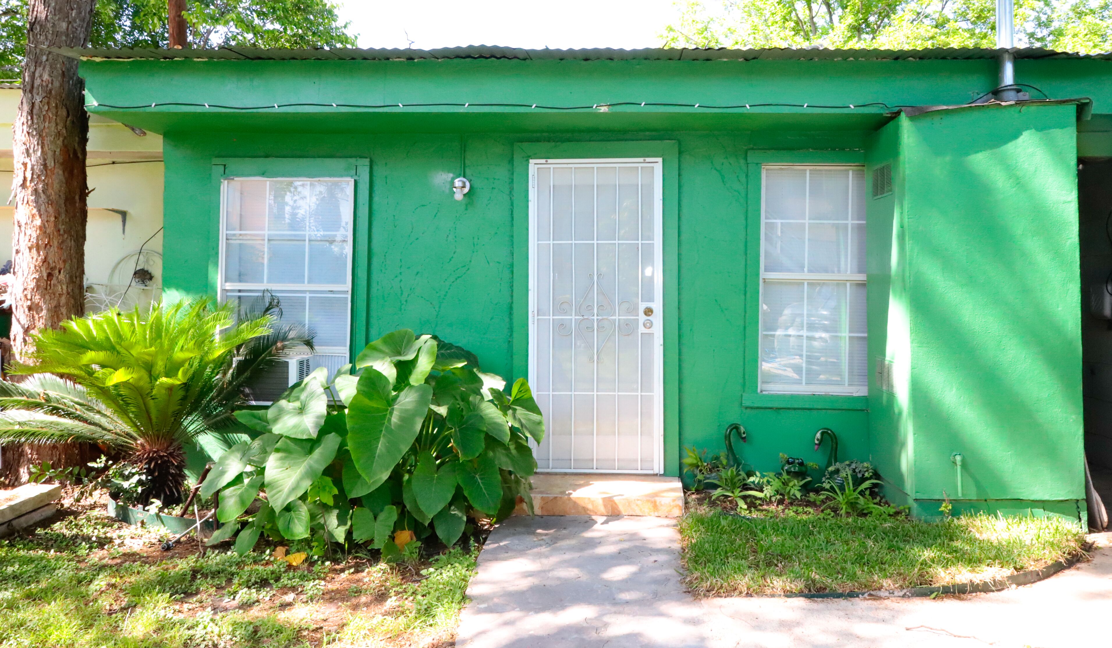 Private Apartment in quiet neighborhood