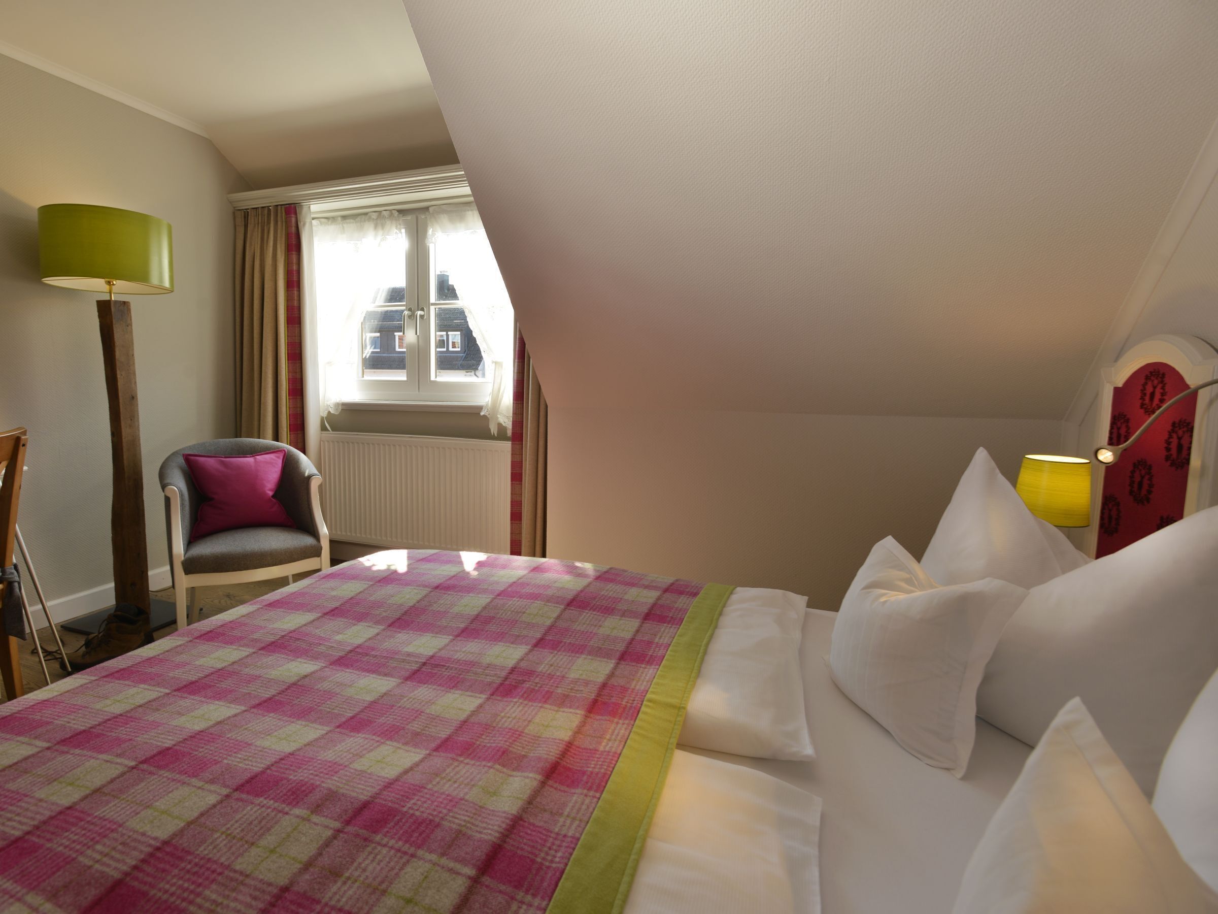 Double room Kobel, 18 sqm, bathroom with shower