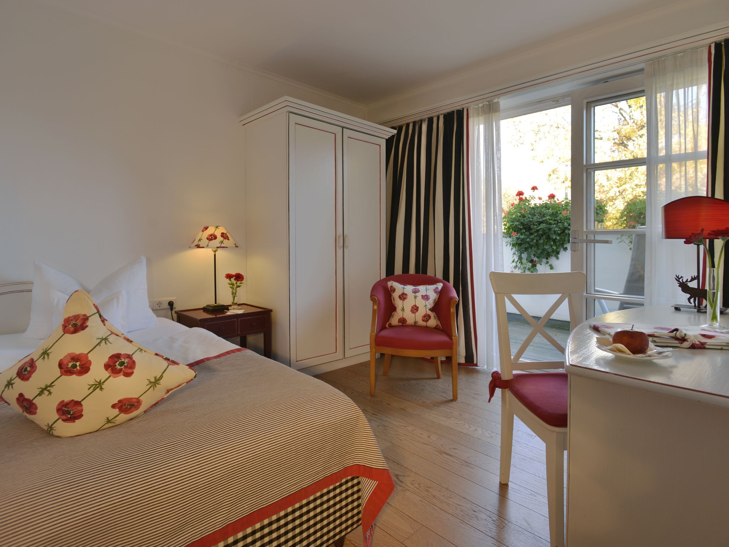 Single room Pfaffenberg with balcony, 18 sqm, bathroom with shower