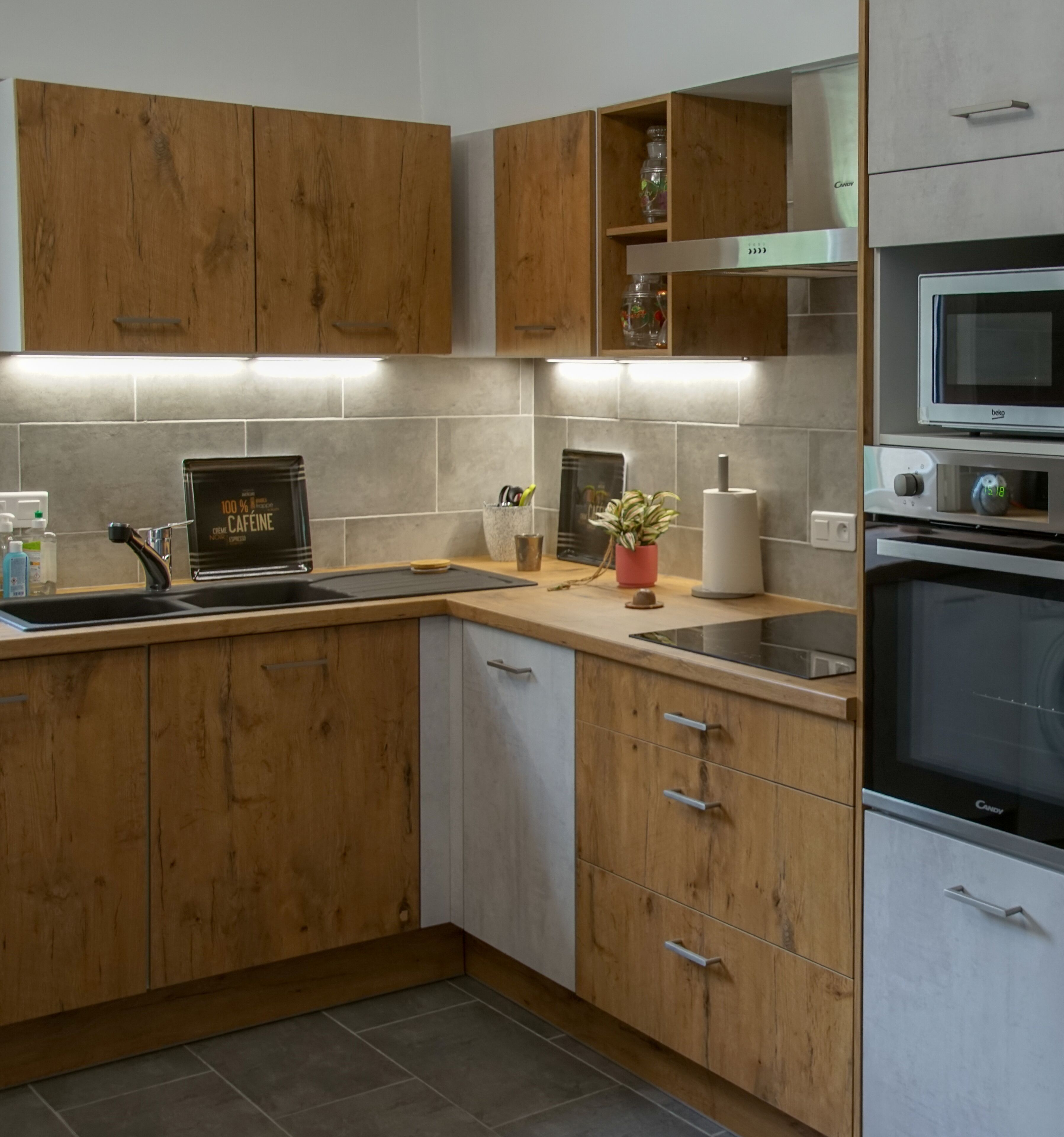 LARGE APARTMENT IN VILLA WITH GARDEN