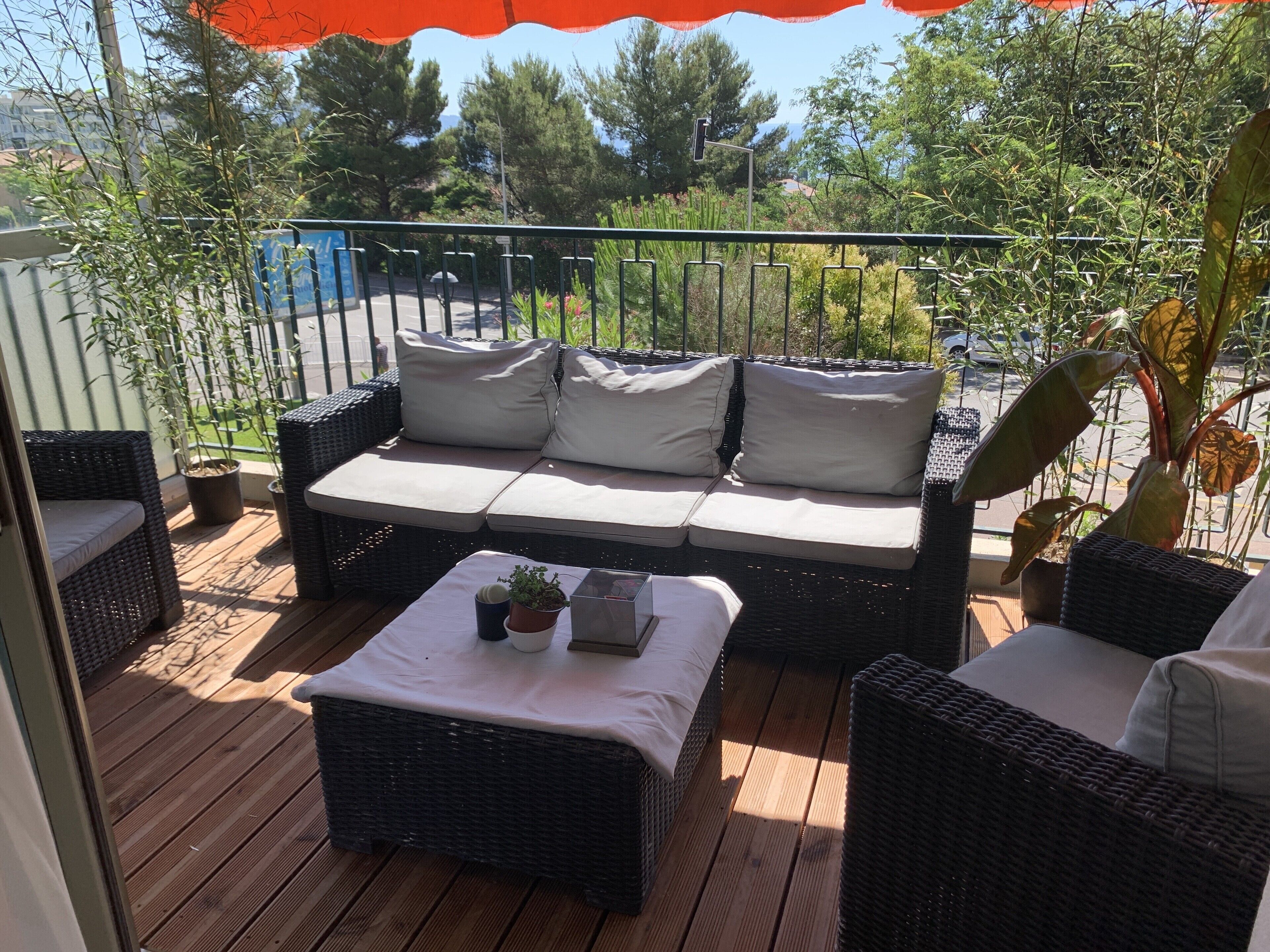 Sunny sea view terrace apartment