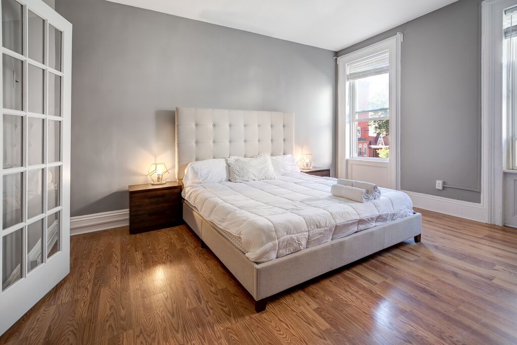Urban + Cozy 1BR - 15min to NYC