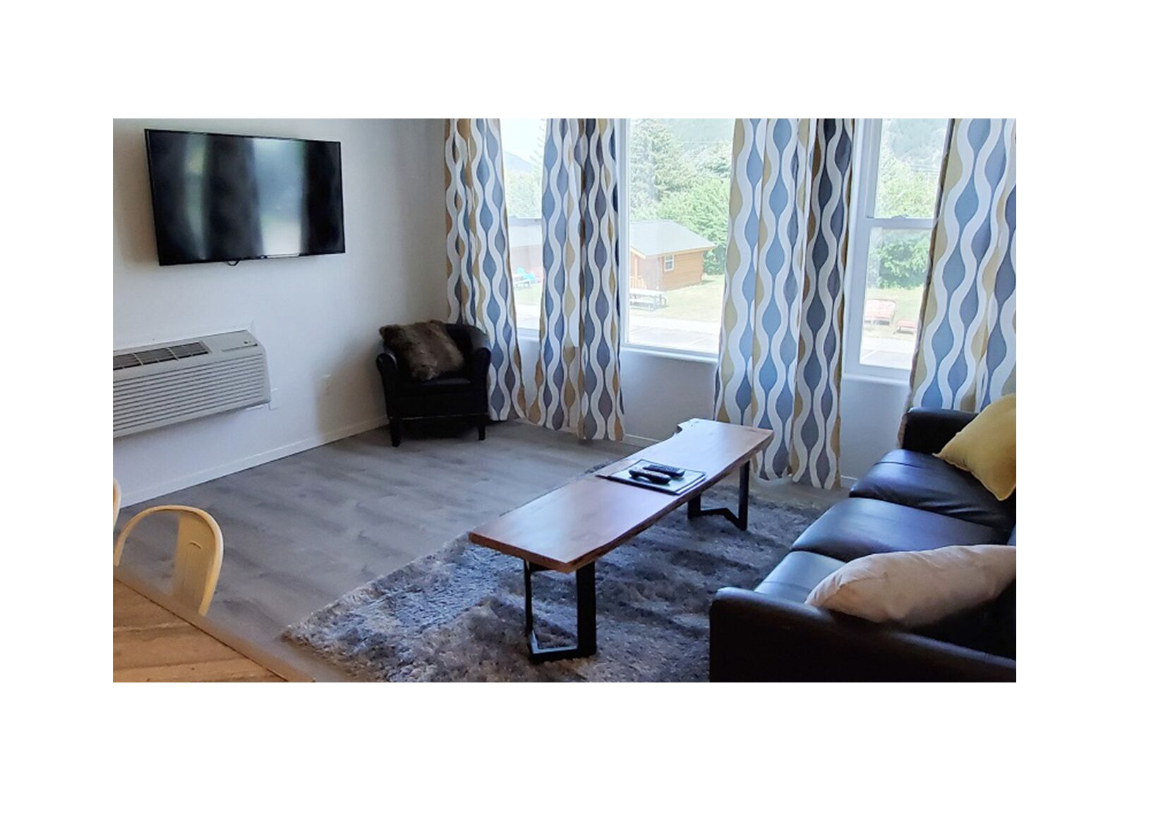 Close to Glacier Park-Many Glacier Apartment