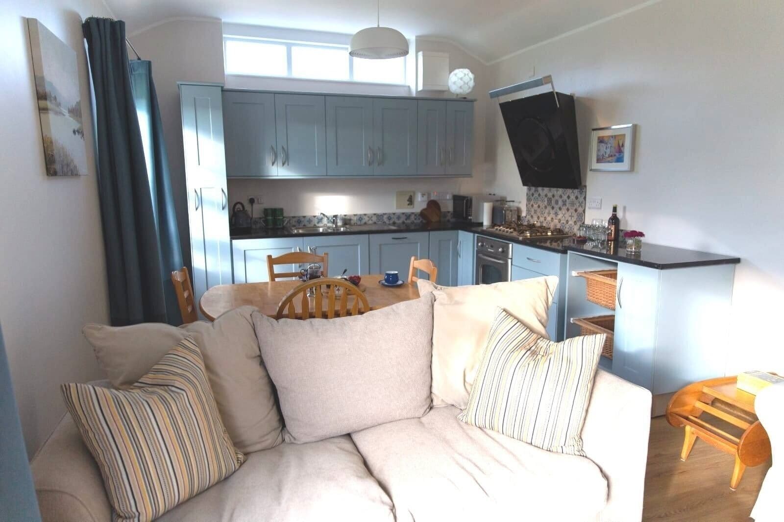 Modern Spacious Bright Selfcontained Garden Rooms