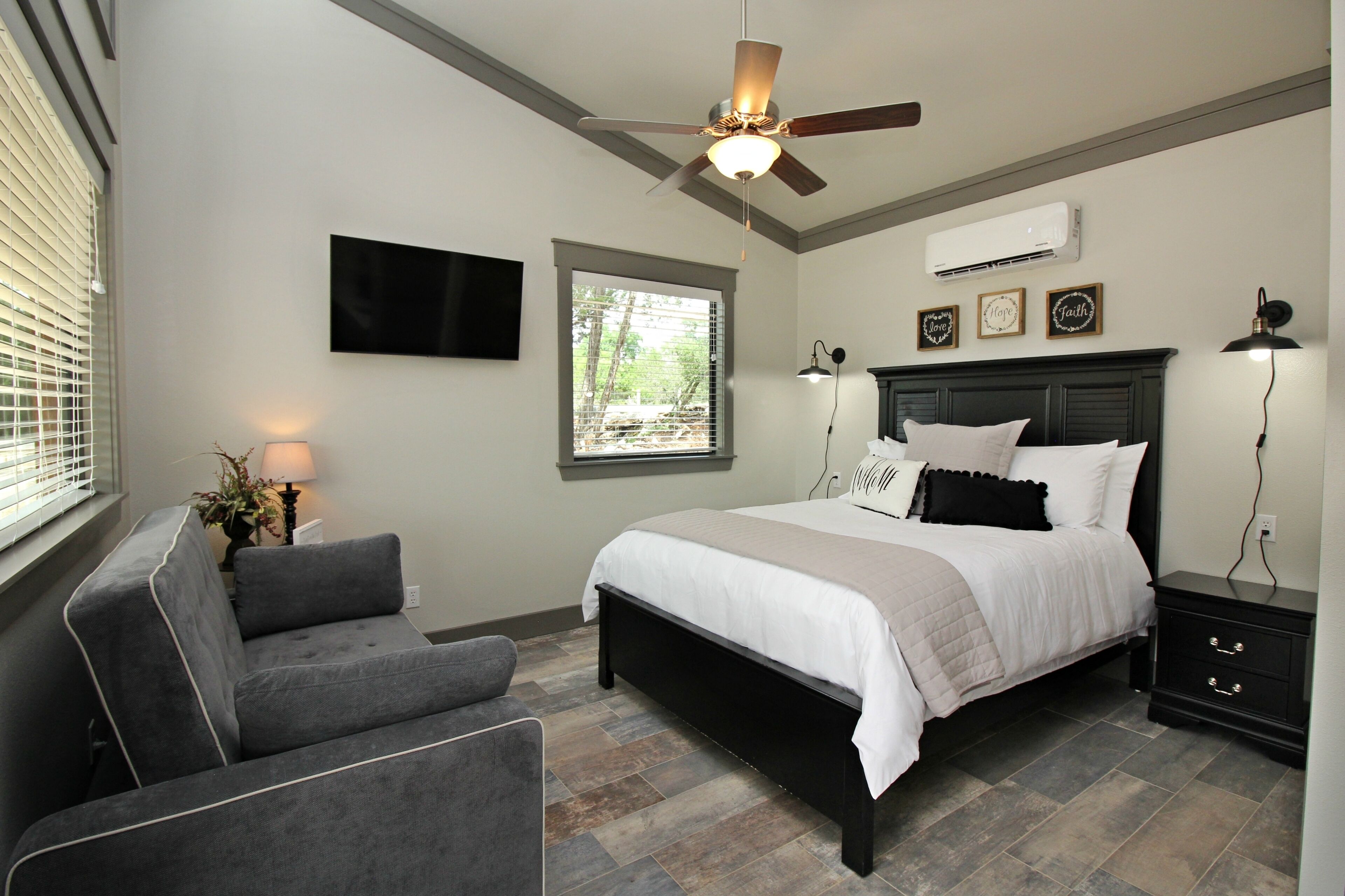 GAC- Blanco Suite - Modern Cabin, Minutes to Wimberley Square