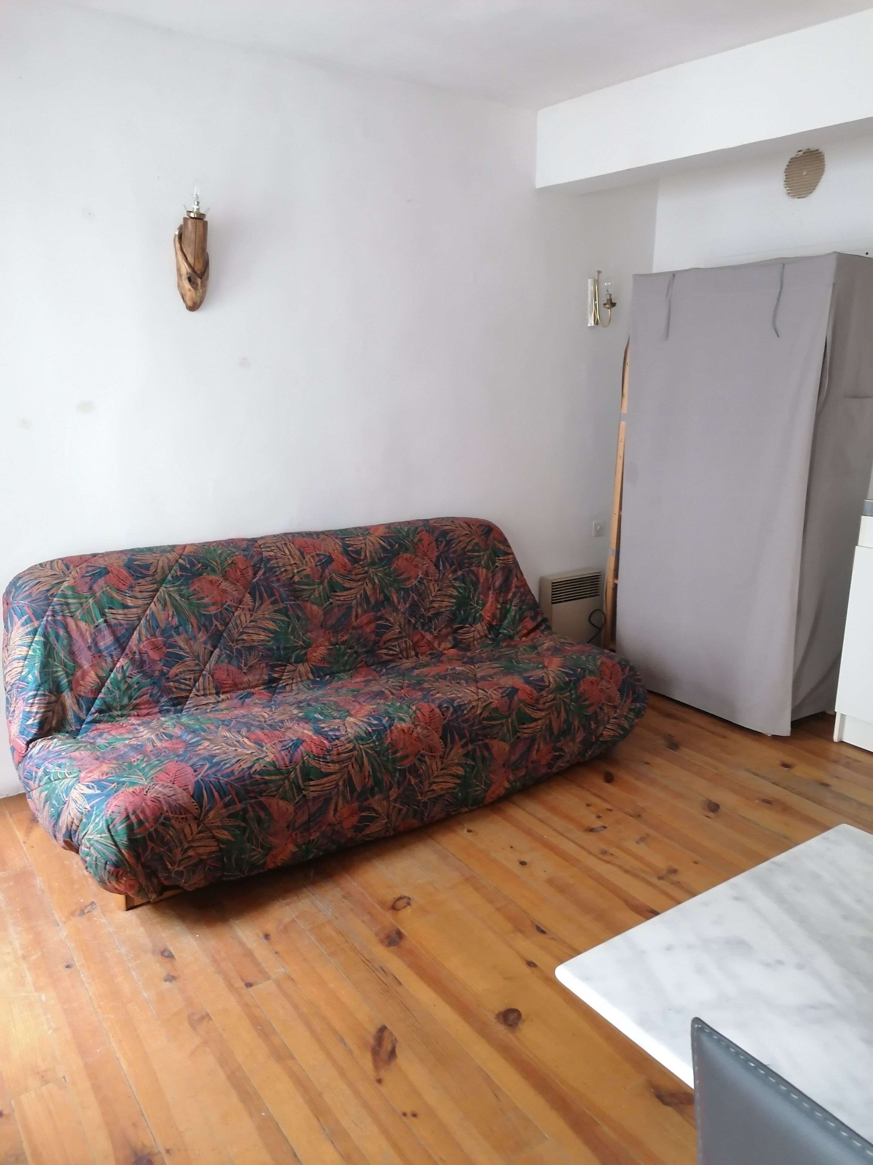 Studio close to all amenities, swimming pool, shops, restaurant. 