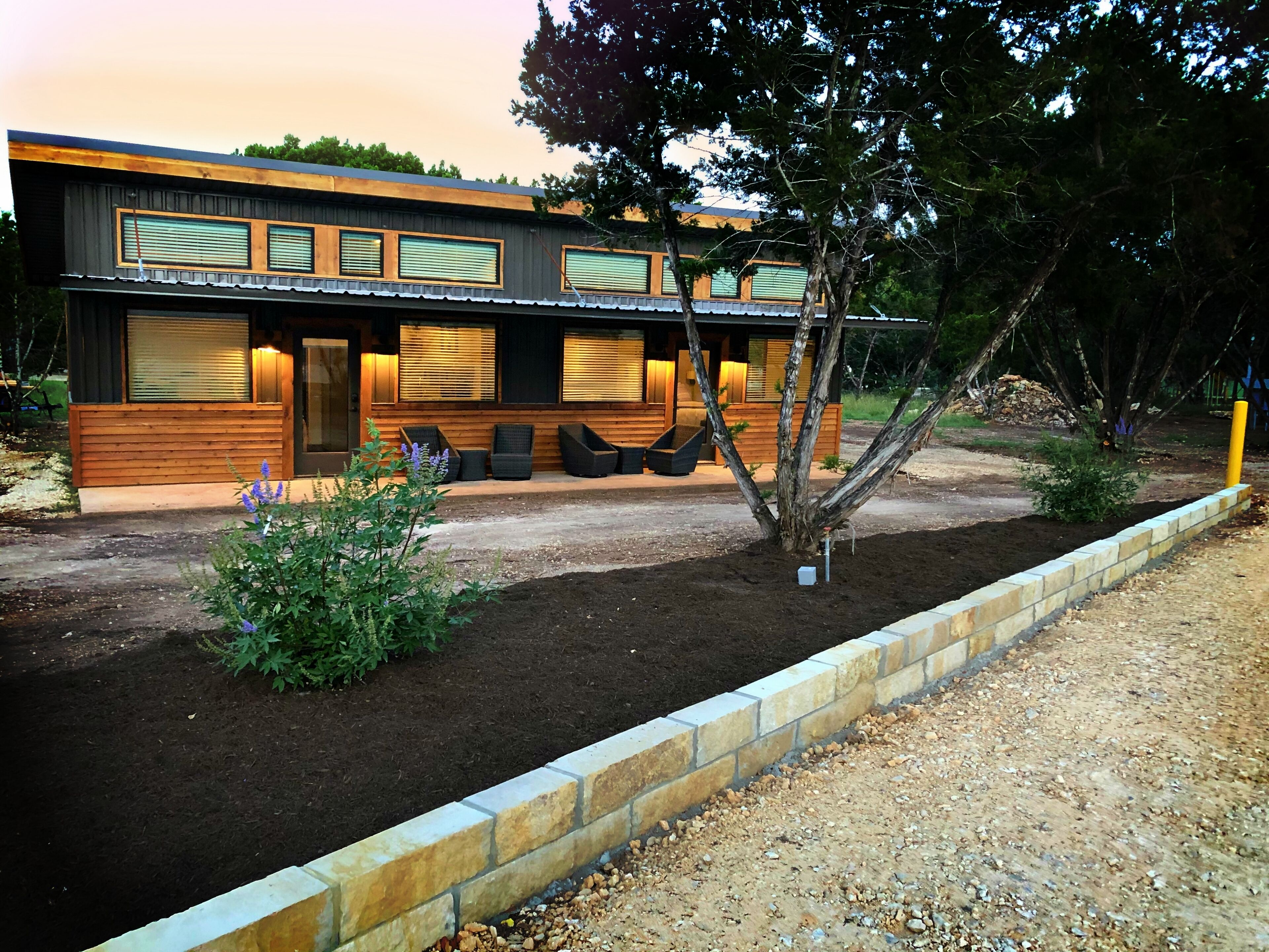 Green Acres Cottages New Braunfels - Modern Suite Sleeps 3!