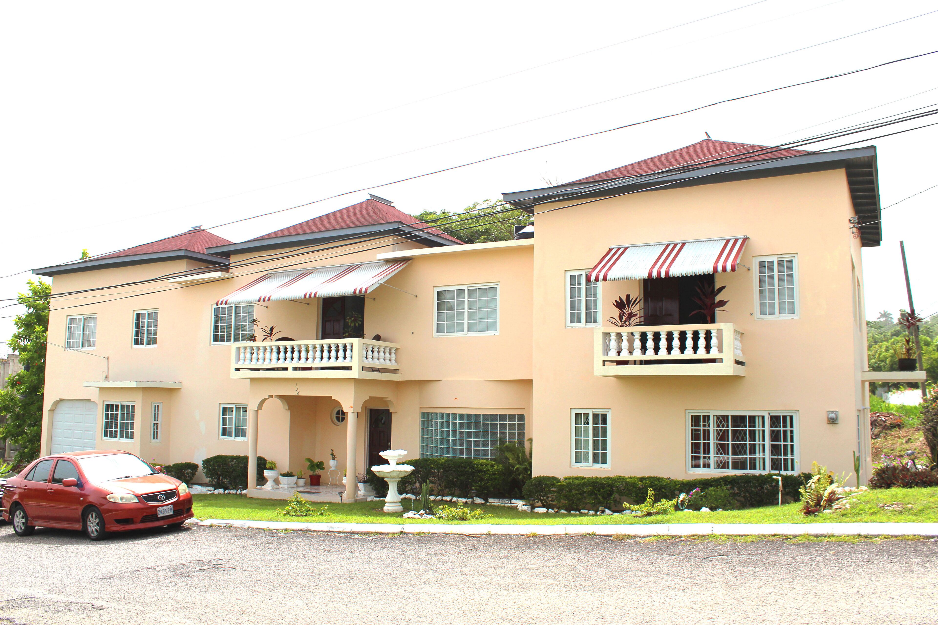 Estate Home - FREE AIRPORT PICK-UP