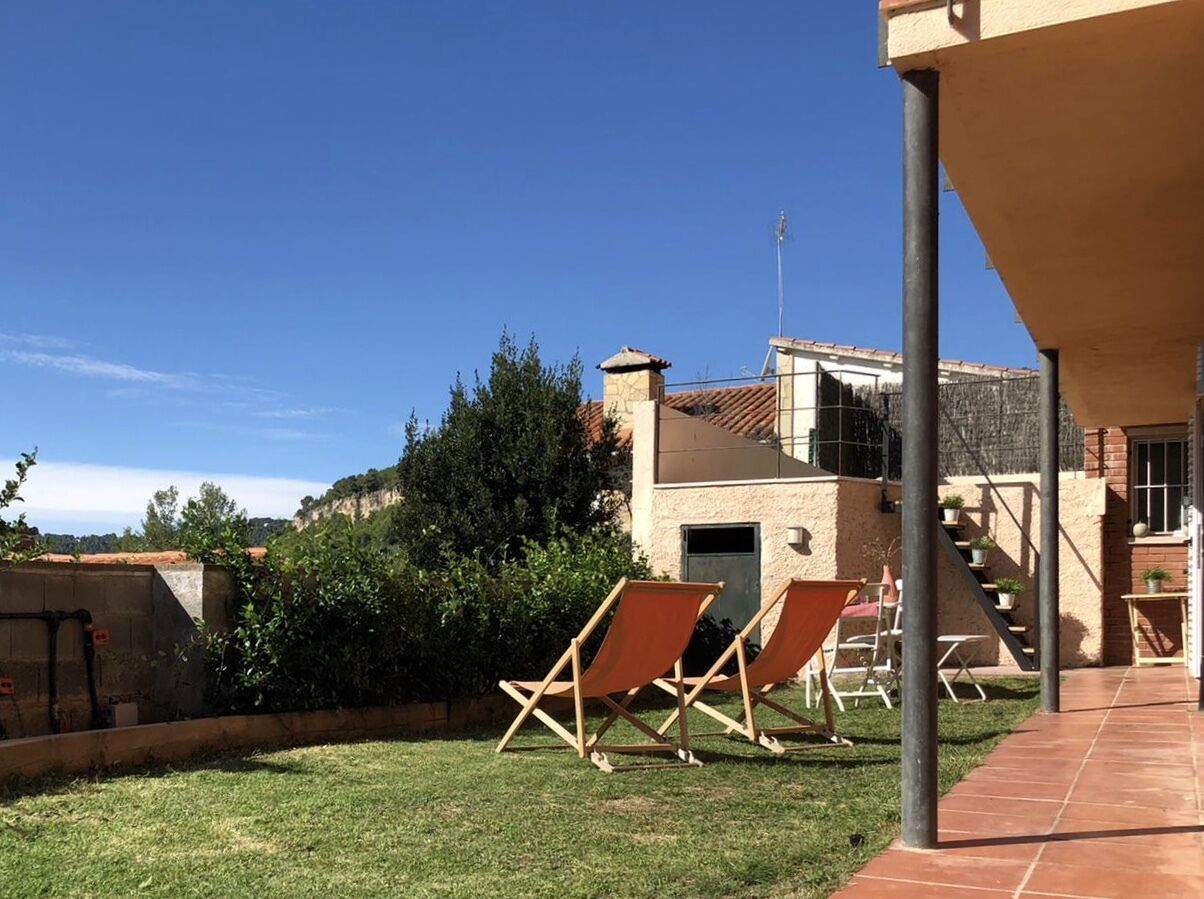 Cute Apartment, garden & pool 20 km from Barcelona