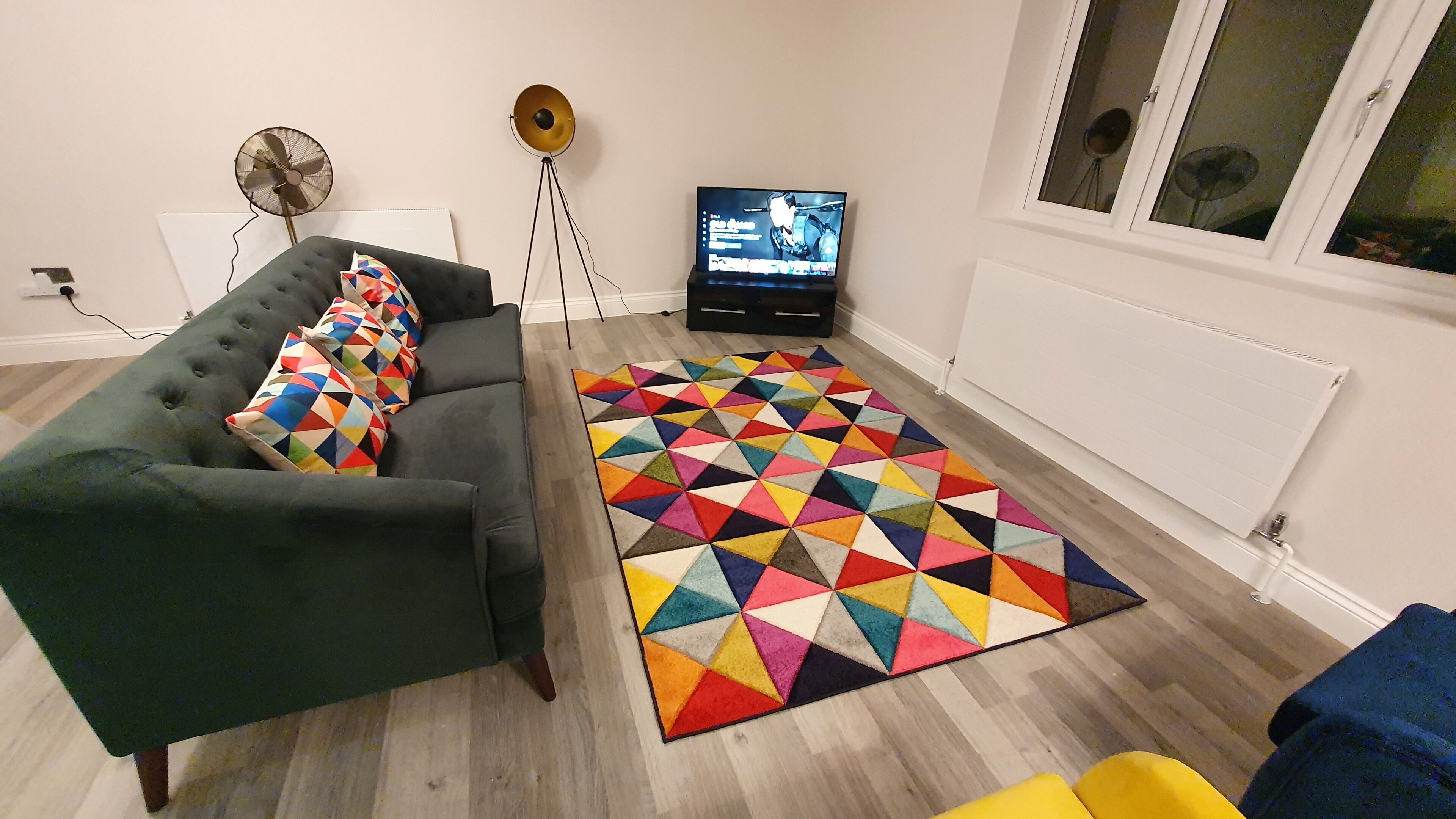 Garland Modern Spacious Apartment, Brentwood 2 With Private Entrance & Parking 
