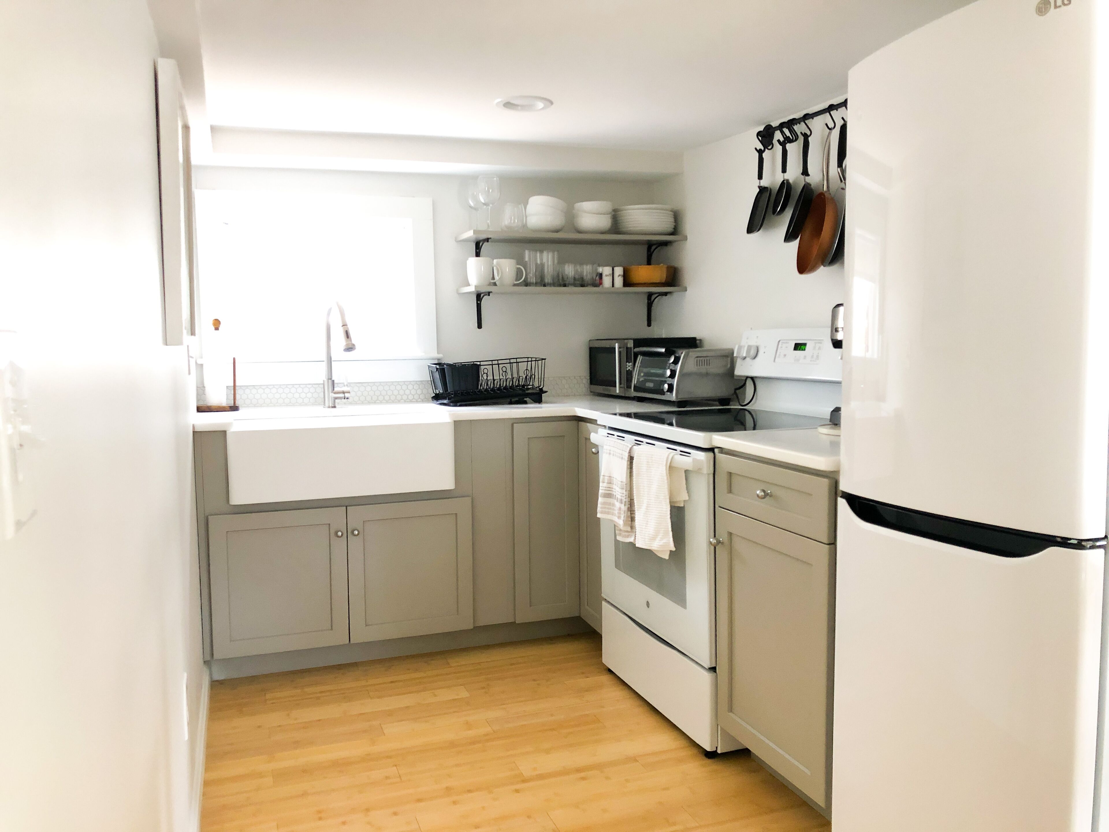 Lower Level Cottage Apartment Steps from Beach