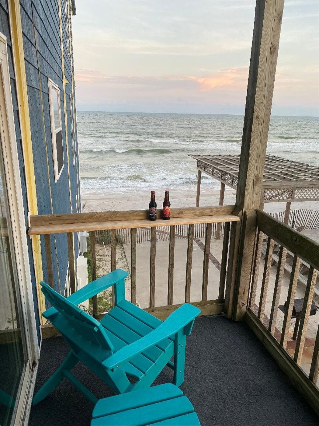 Fins up! Oceanfront paradise!