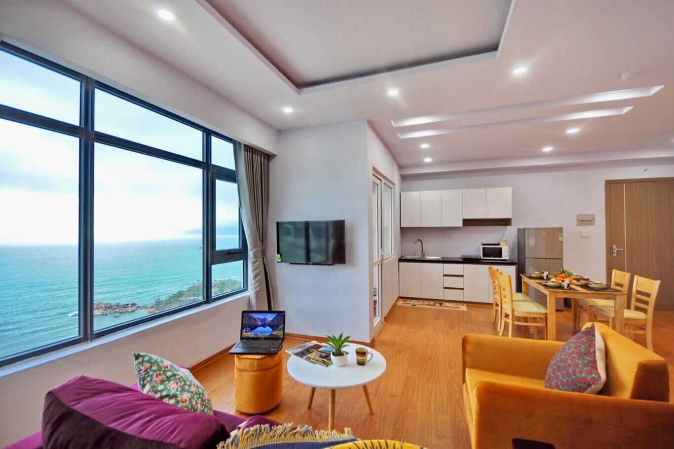 LUXURY 30BEACHFRONT APARTMENT / Nha Trang Khánh Hòa