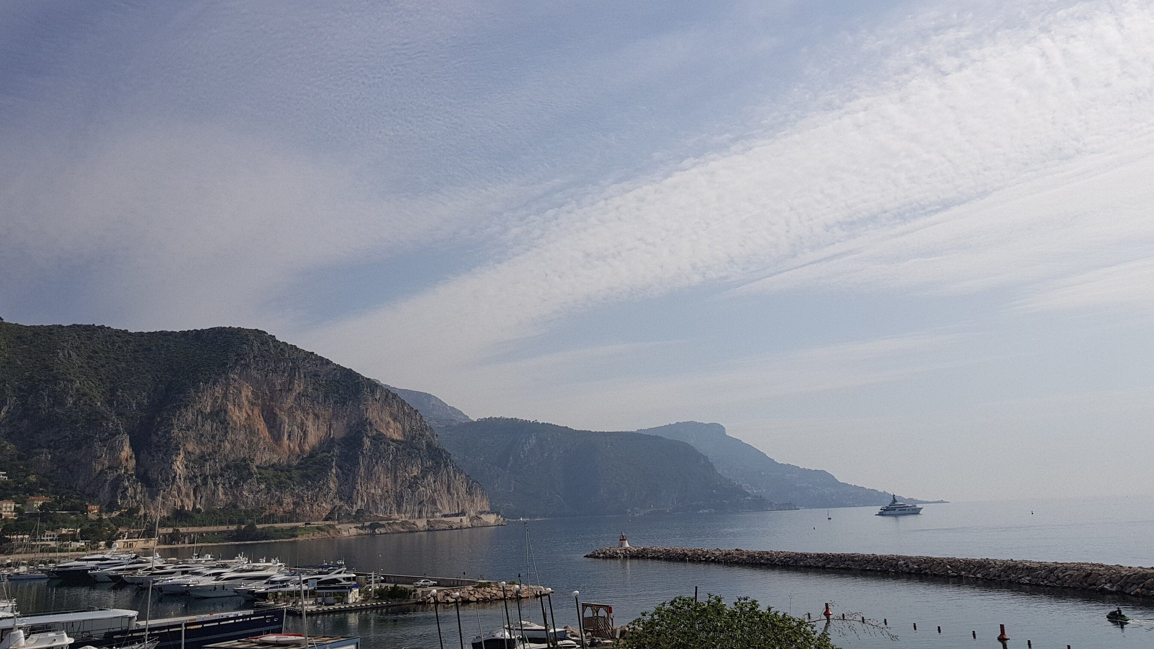 Charming apartment with exposed beams close to beaches and shops