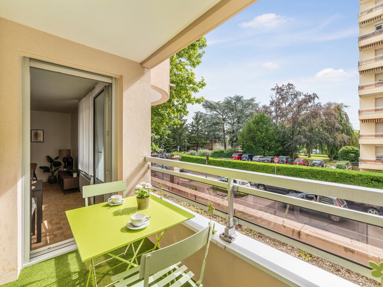 Beautiful 1-bedroom w/ balcony and garden near Lyon’s city center – Welkeys