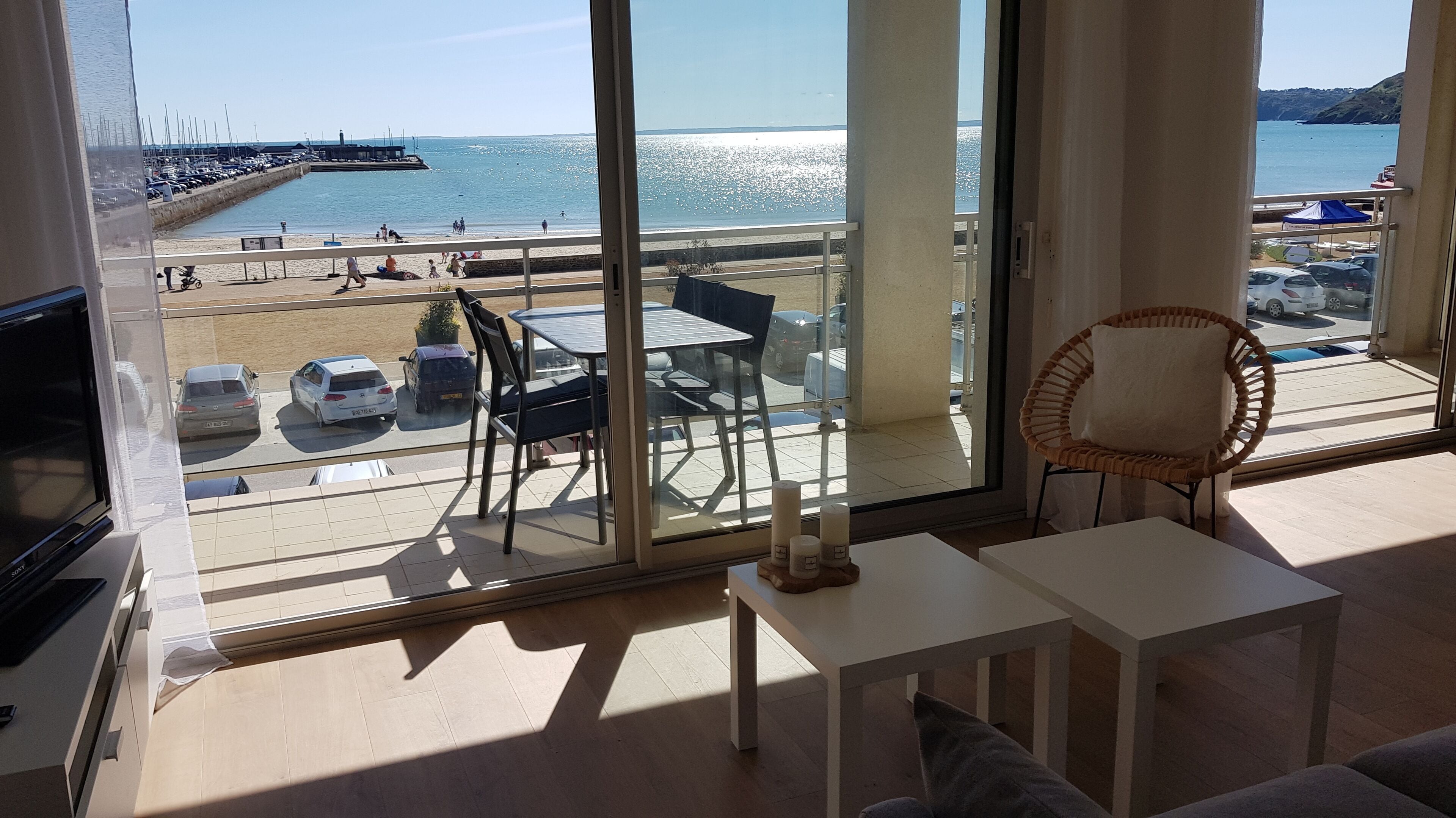 Apartment facing the sea    