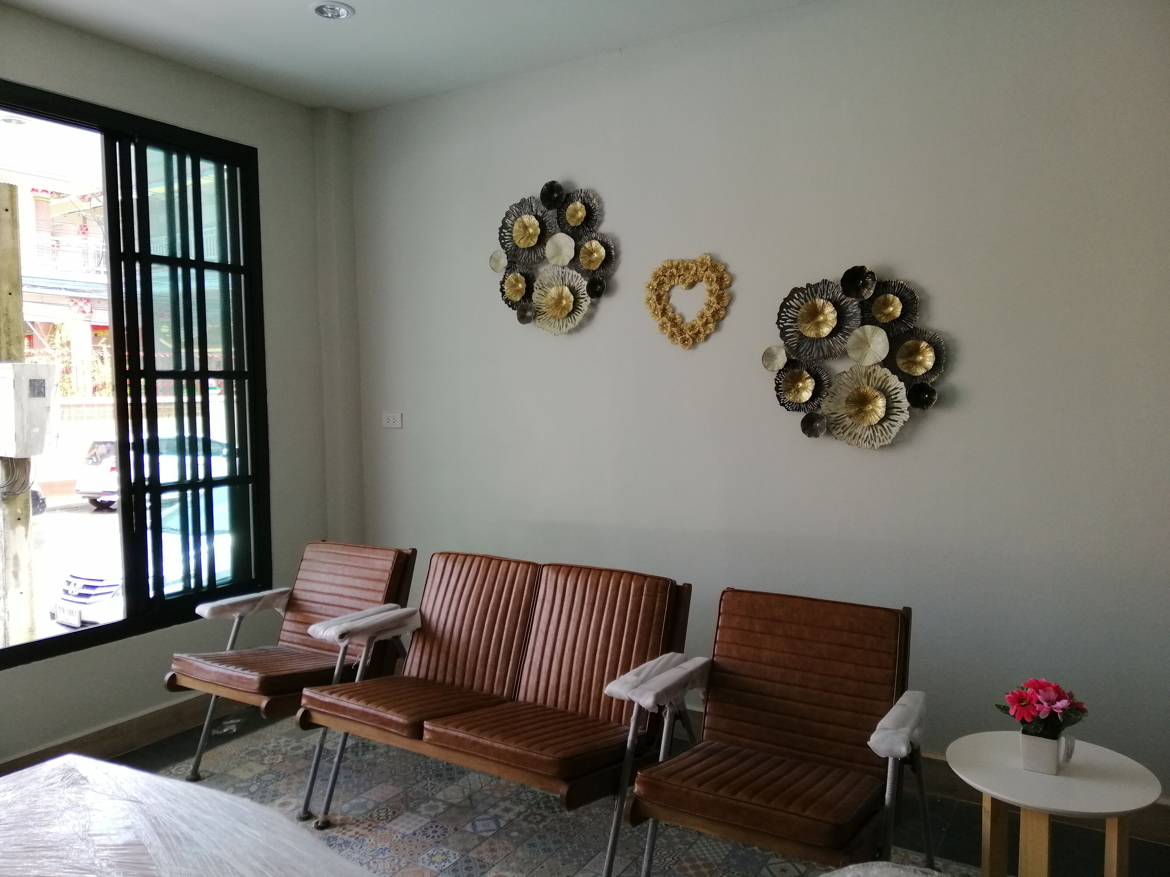 iHome is located​ in​ quiet​ atmosphere, 12 bedrooms with 12 private bathrooms