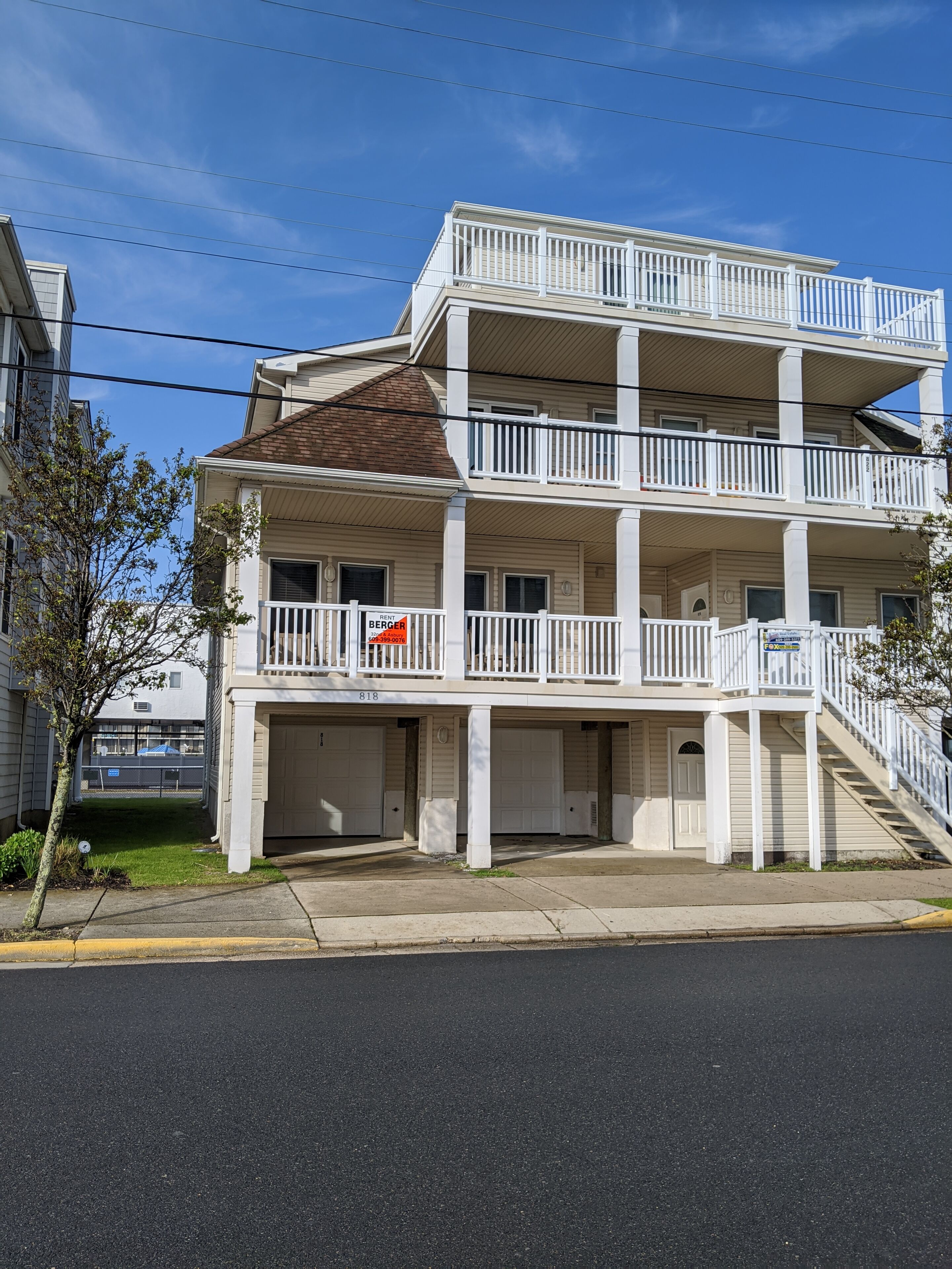 Beach block 3 BDR condo in the heart of Ocean City