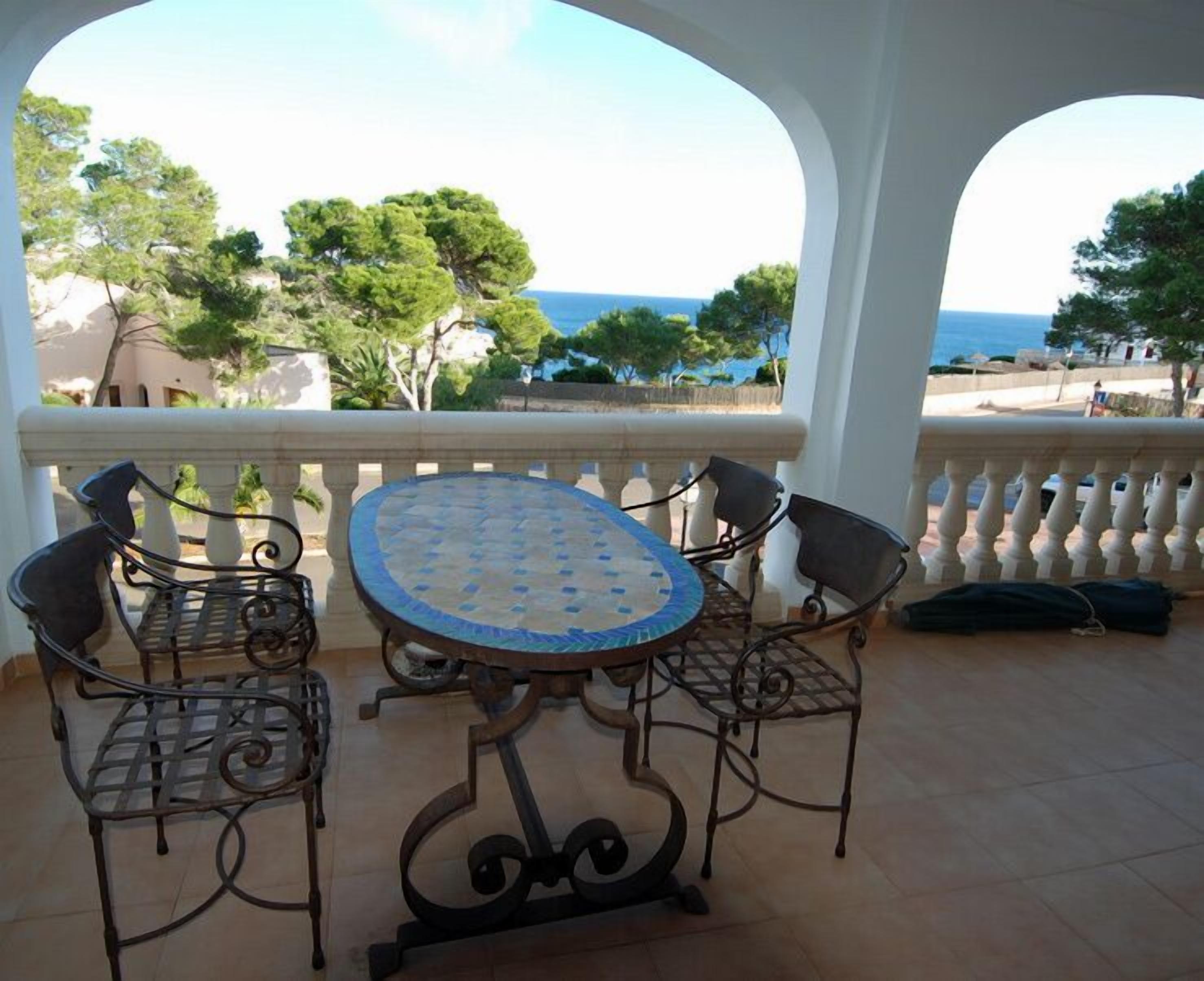 quality furnishings, large pool, stunning sea views, just 200m to the beach