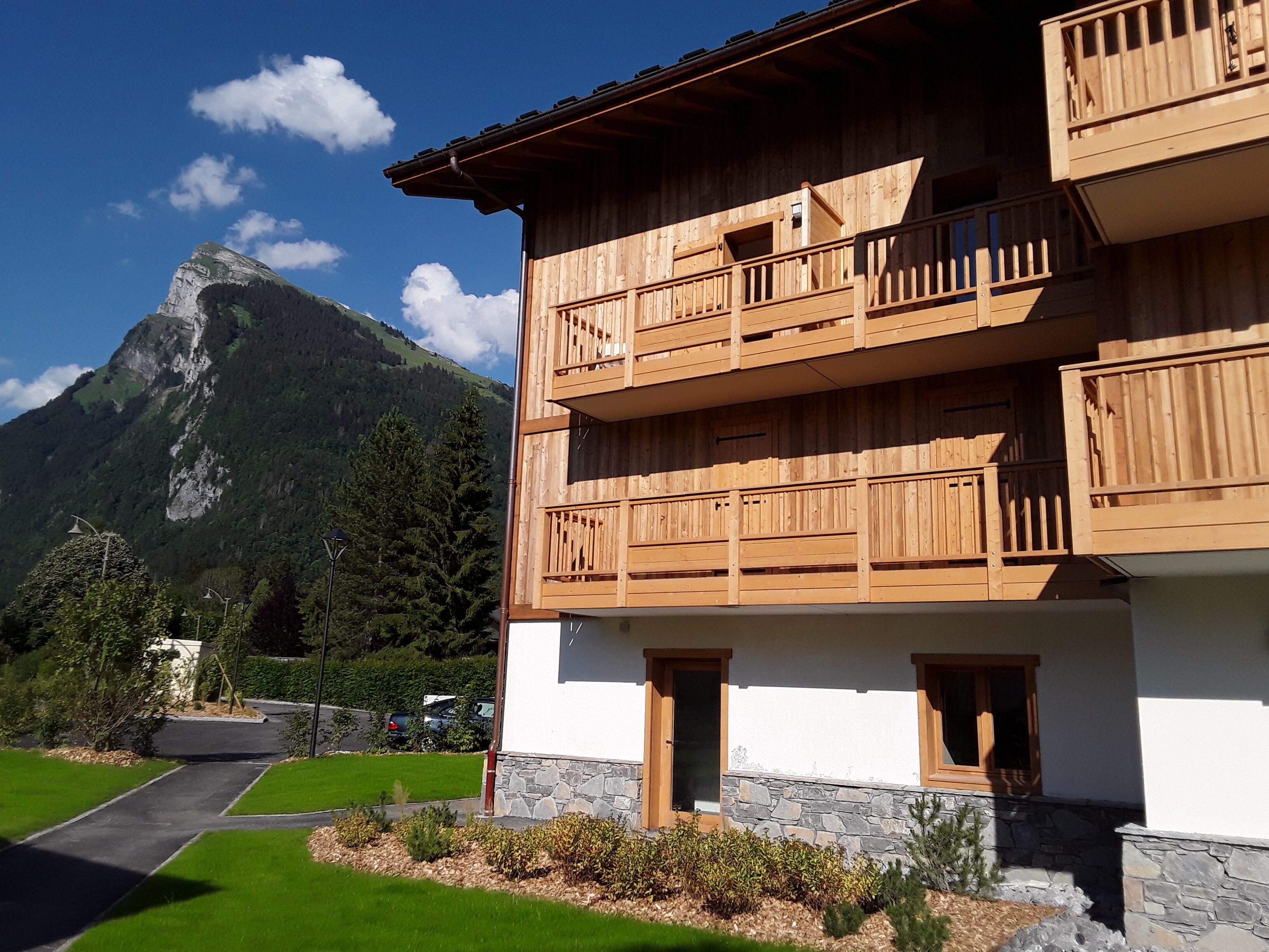 Pleasant DUPLEX with 4 bedrooms, in SAMOËNS, 300 meters from the center of the Village. 120m2.