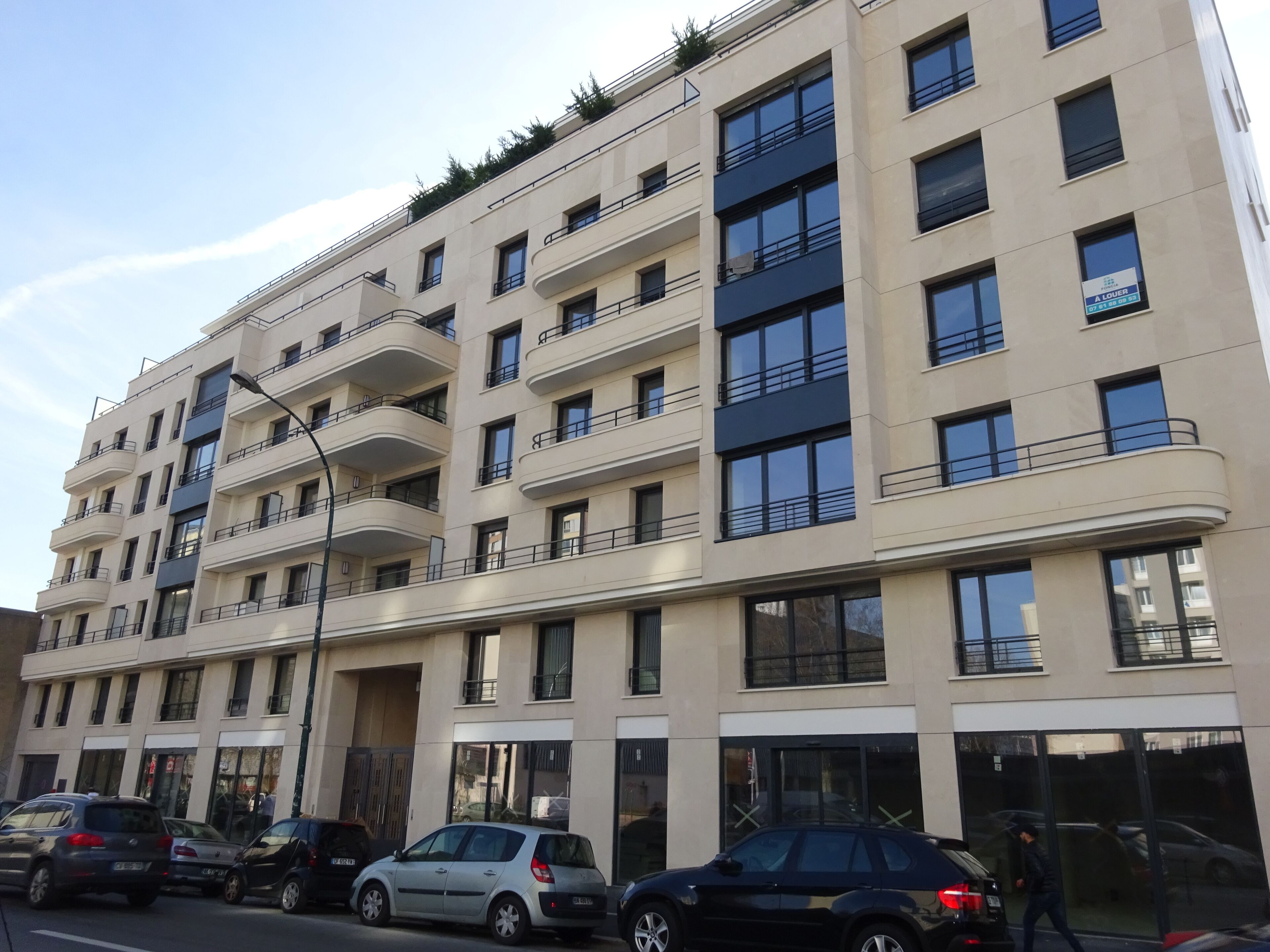 New and comfortable apartment in COLOMBE (92) on the ground floor with elevator