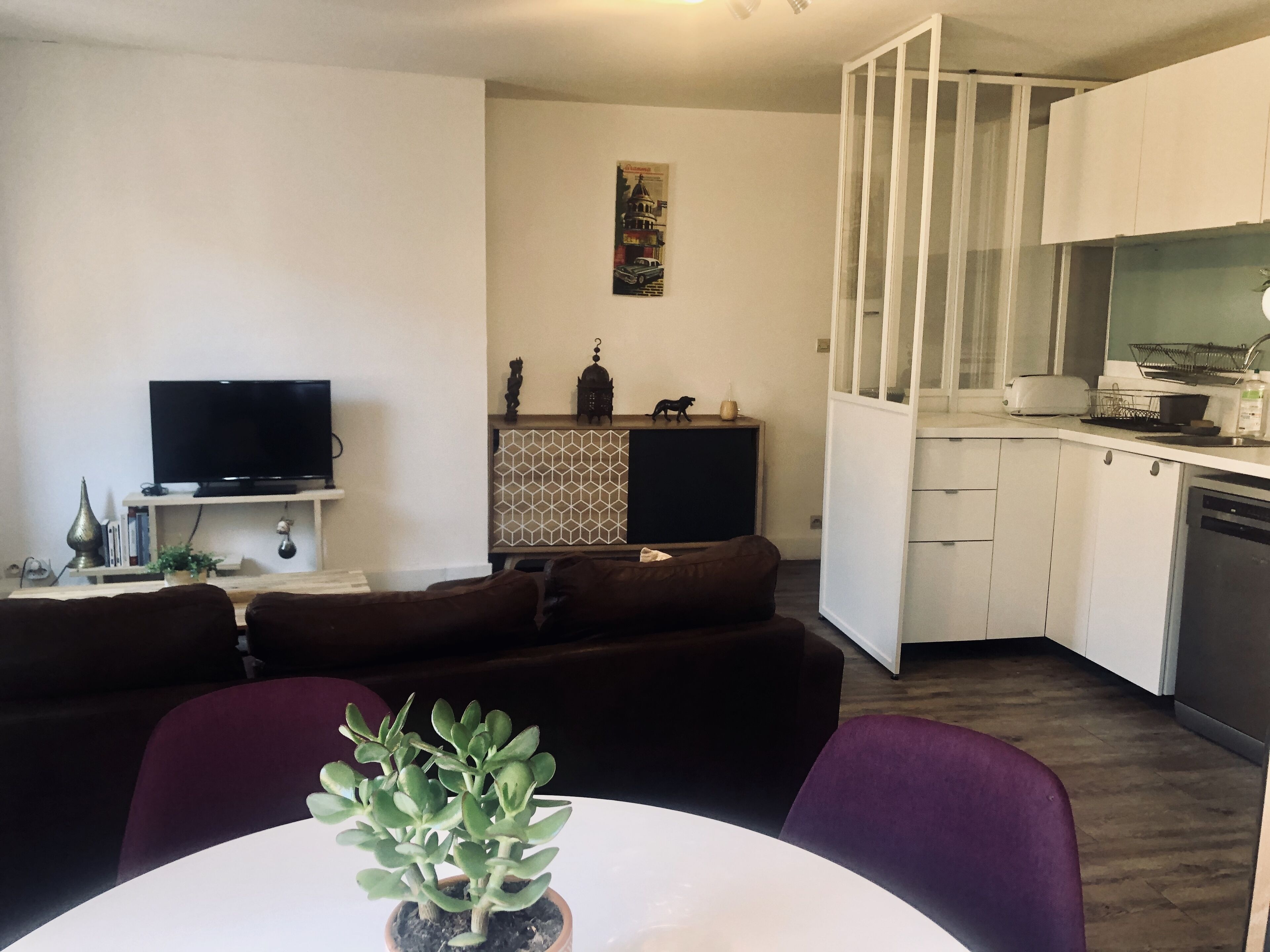 Cozy 2 room apartment in the city center of Eguilles