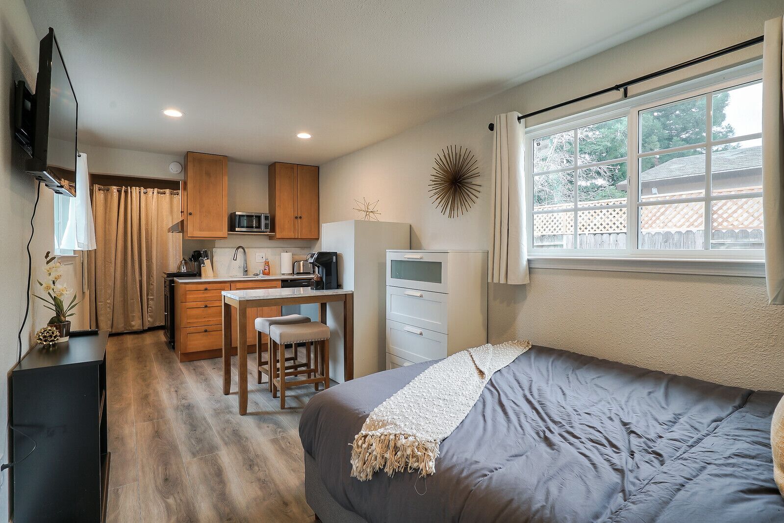 FOA2: Brand New Private Detached Studio