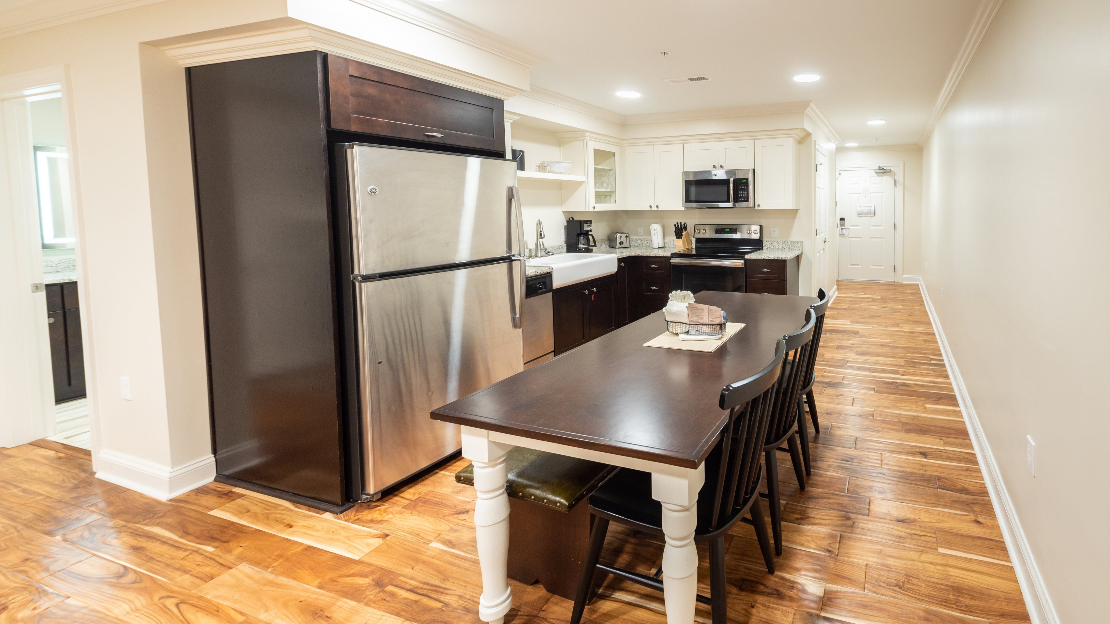 Patrick Henry Square, Williamsburg, 2 Bedroom Suite