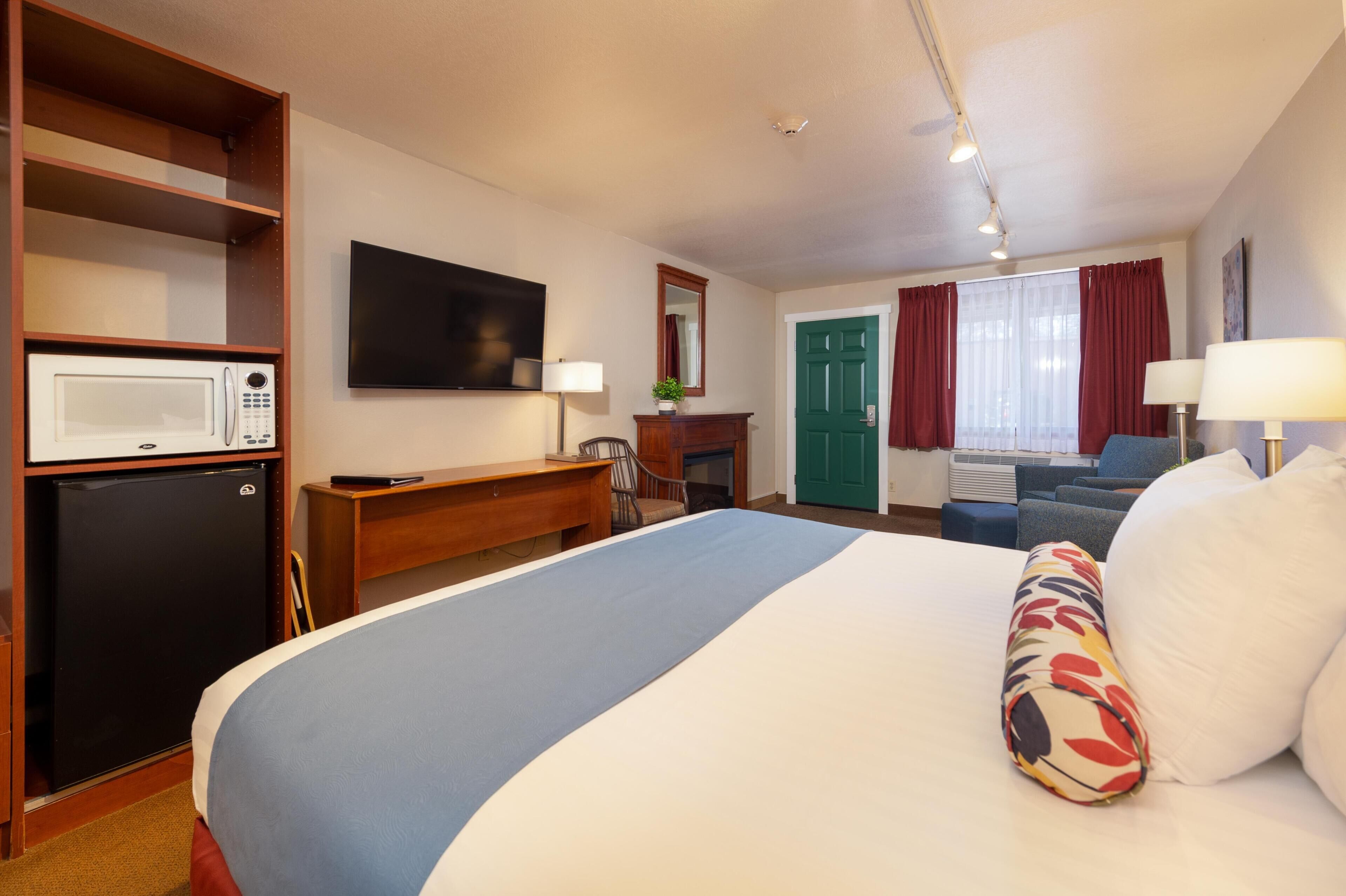 Standard Fireplace King at Obertal Inn