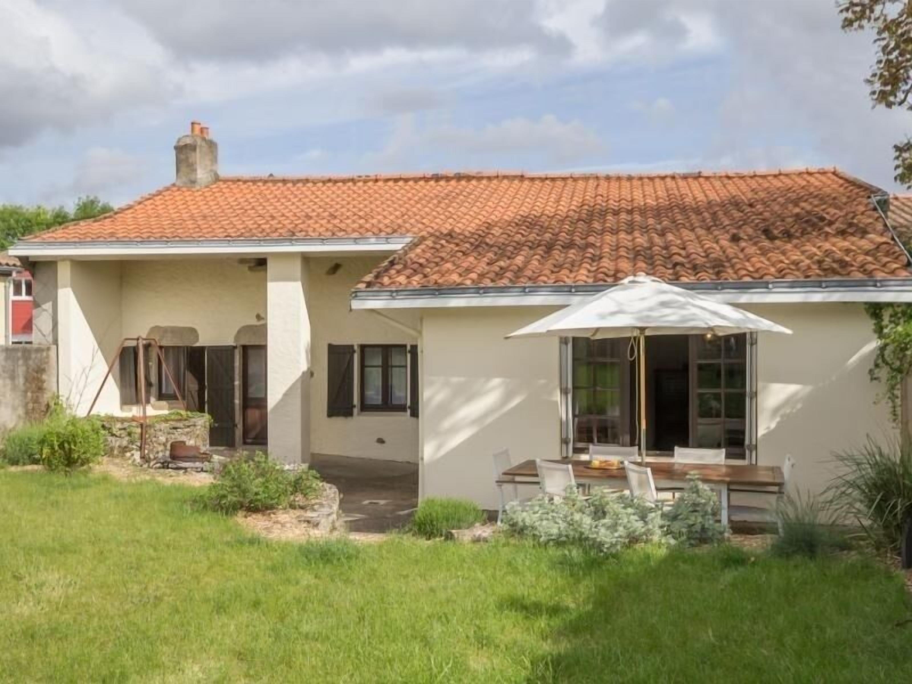 Gite Aigrefeuille-sur-Maine, 2 bedrooms, 5 persons